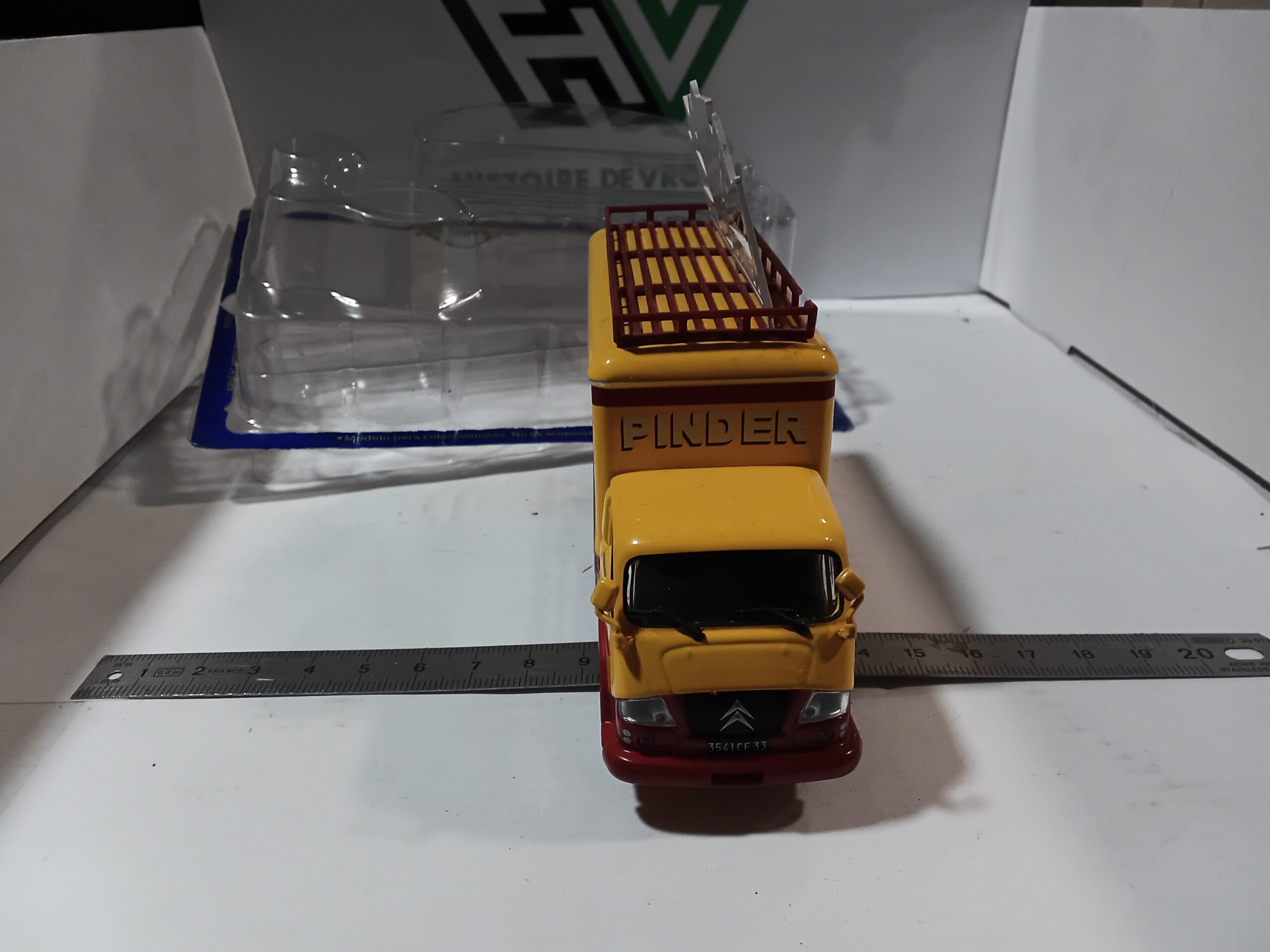 Camion Bar - Cirque Pinder 1/64 Collection – Image 4