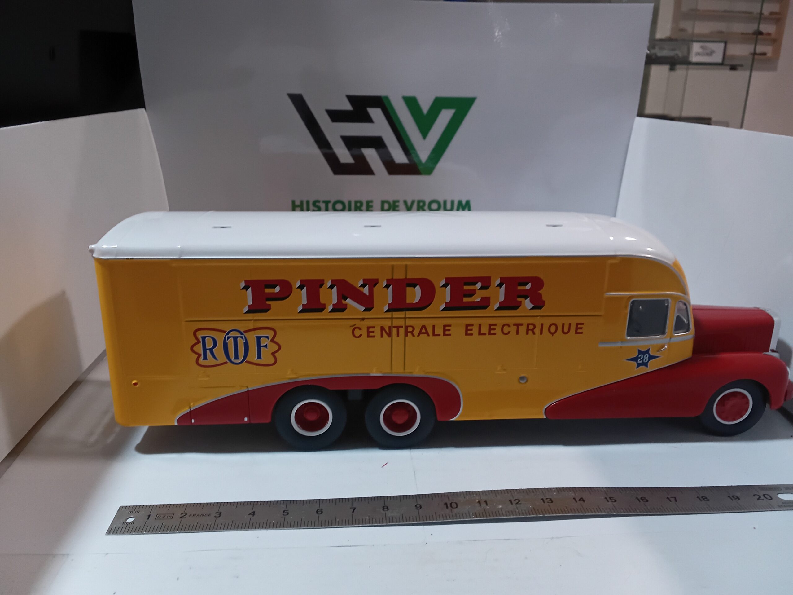 Camion Bernard - Cirque Pinder 1/43 Collection (à restaurer) – Image 3