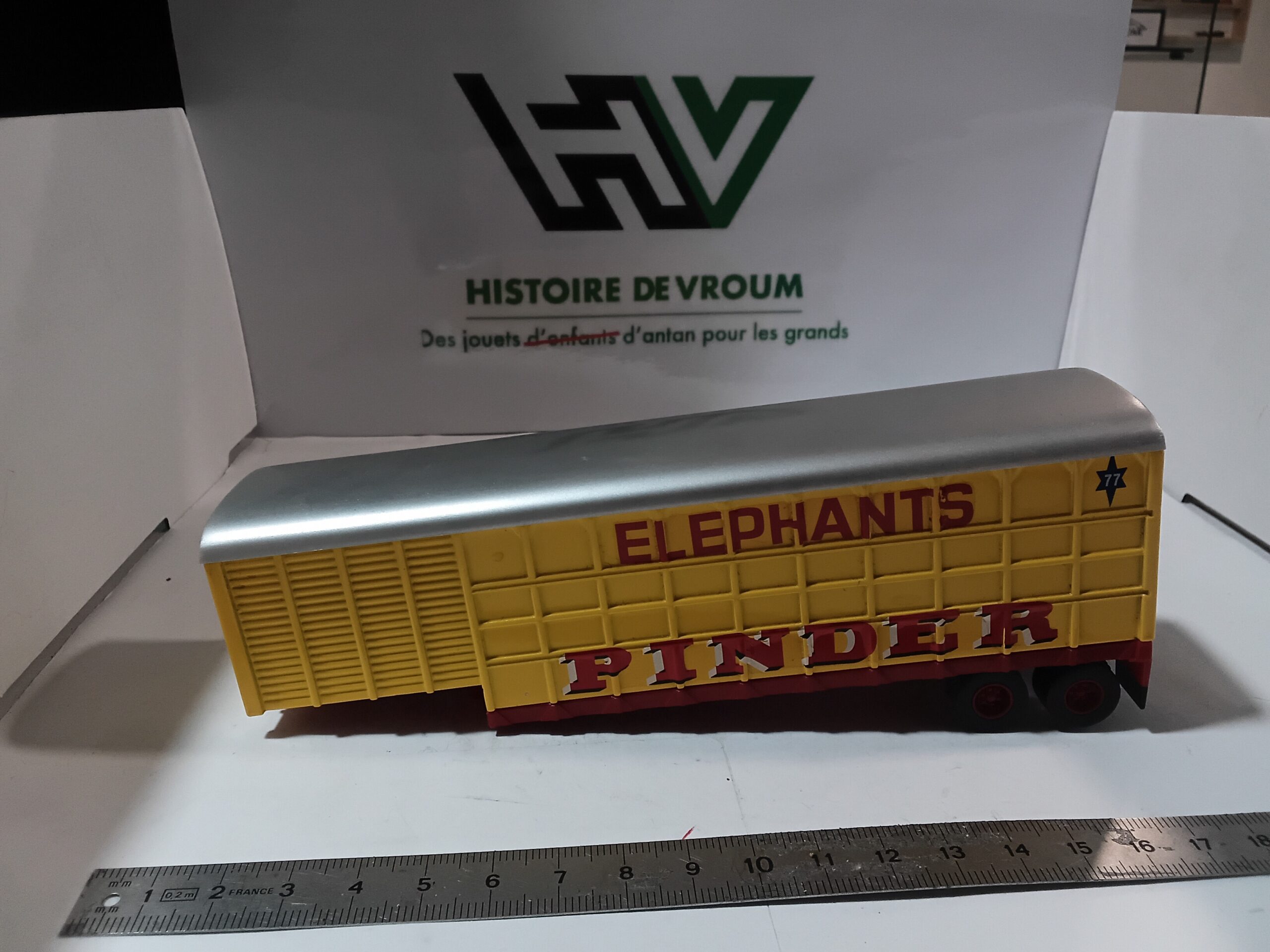 Semi-Remorque Transport Eléphants - Cirque Pinder 1/64 Collection