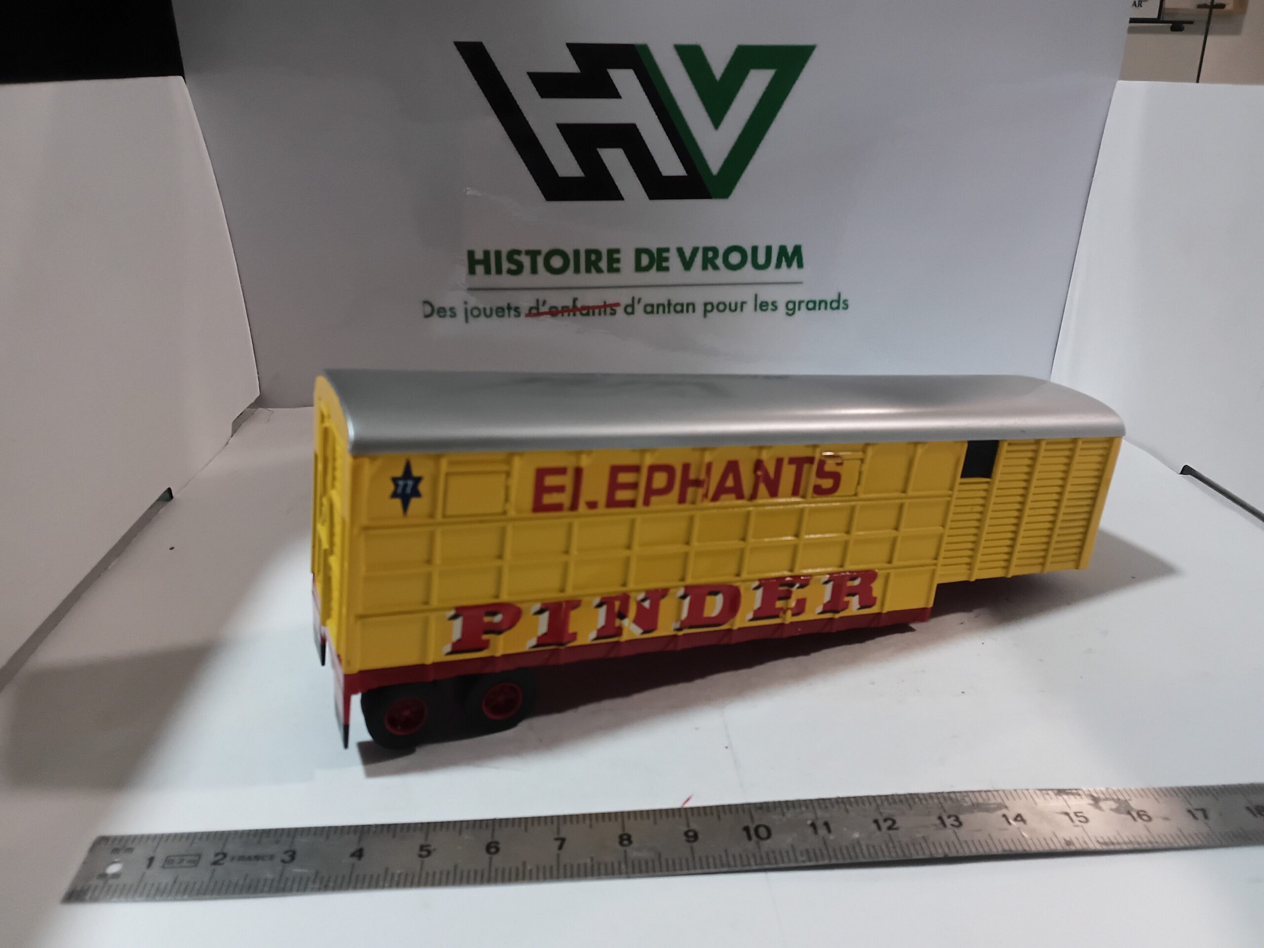 Semi-Remorque Transport Eléphants - Cirque Pinder 1/64 Collection – Image 4