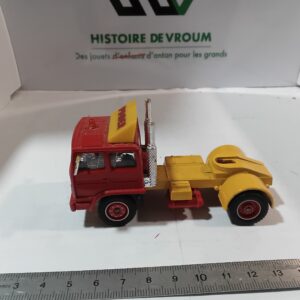 Camion avec attelage pour remorque - Cirque Pinder 1/43 Solido