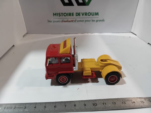 Camion avec attelage pour remorque - Cirque Pinder 1/43 Solido - Etoile