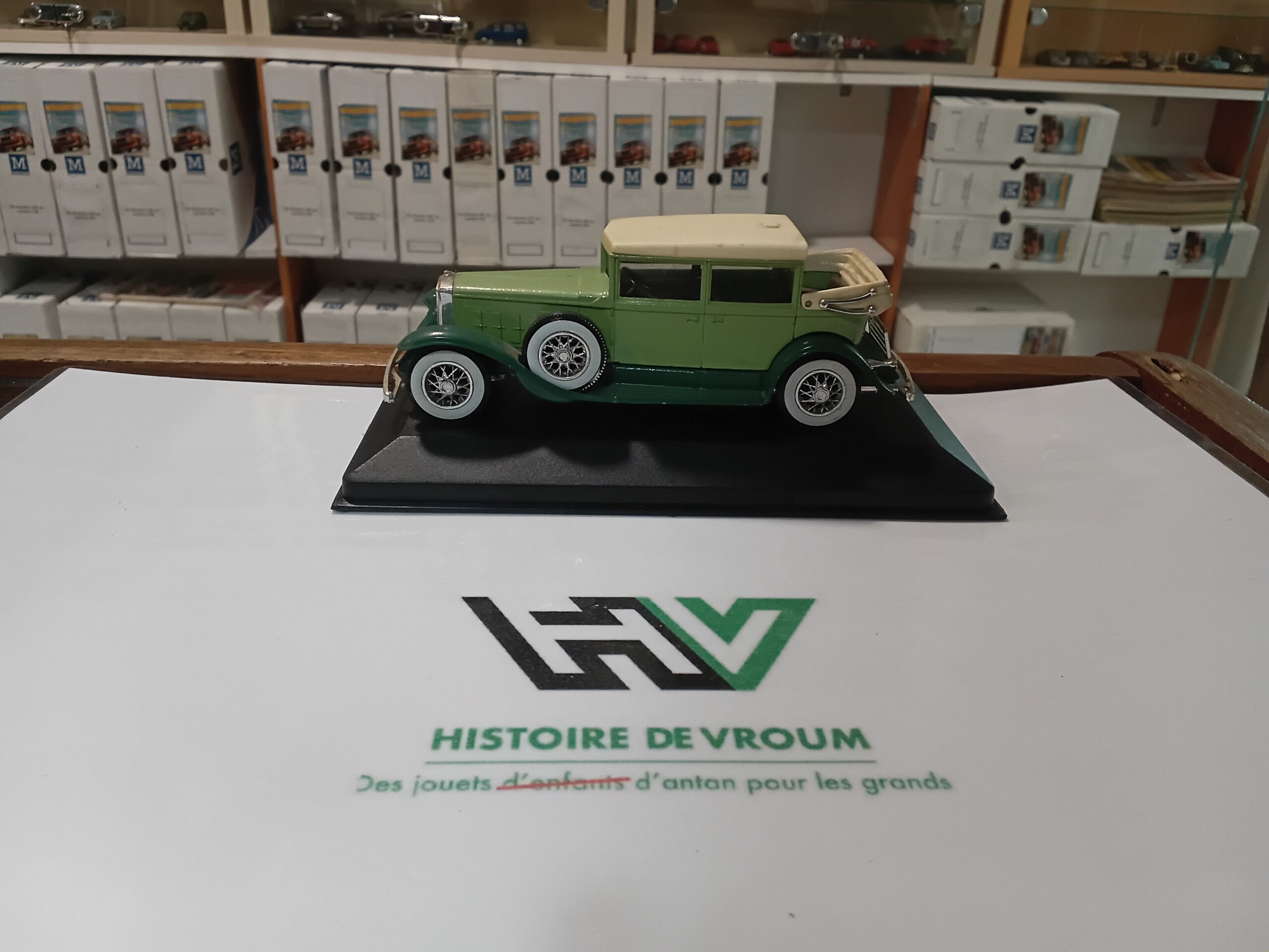 Cadillac V16 1931 "Age d'Or" Verte Solido