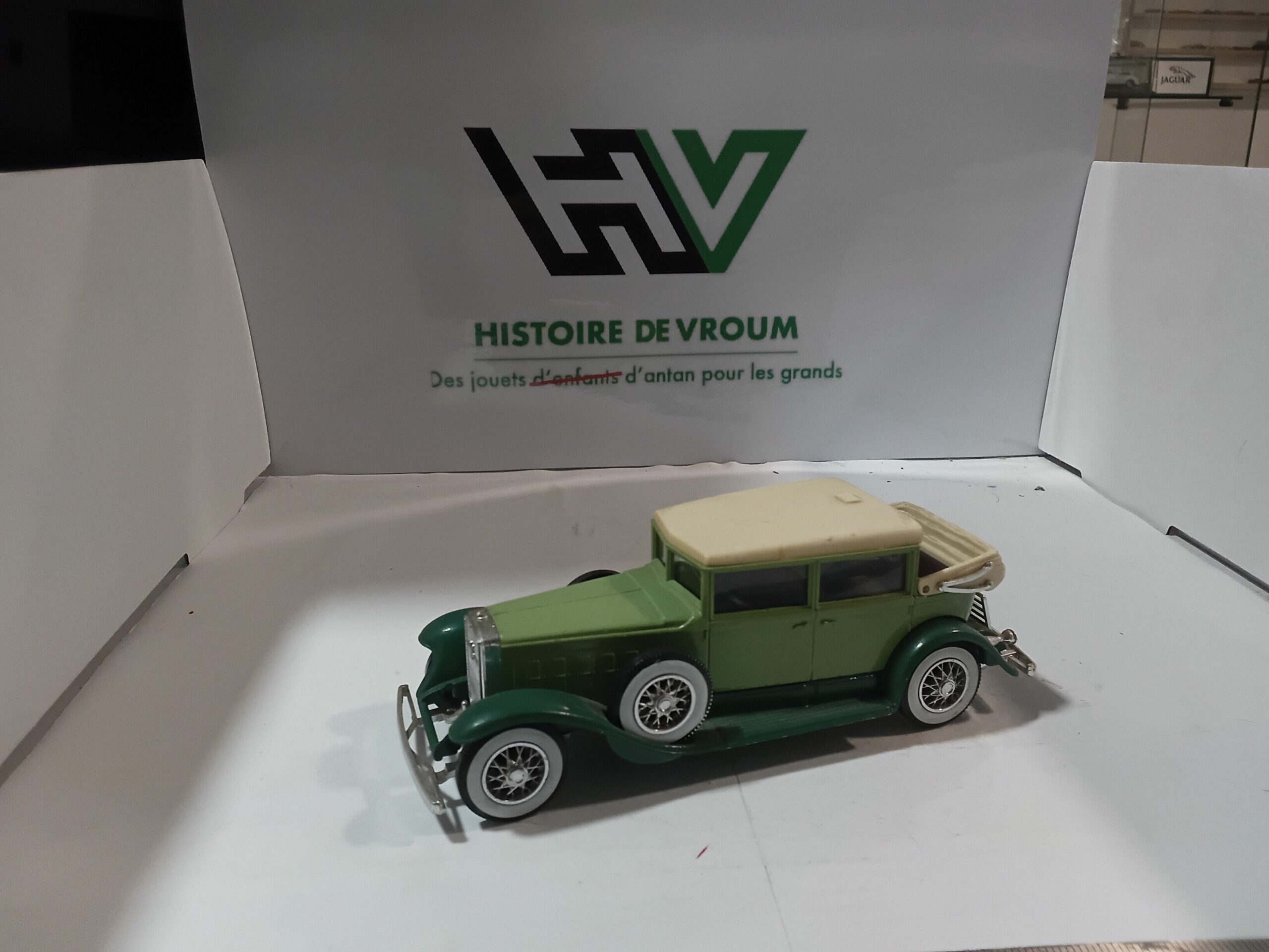 Cadillac V16 1931 "Age d'Or" Verte Solido – Image 4