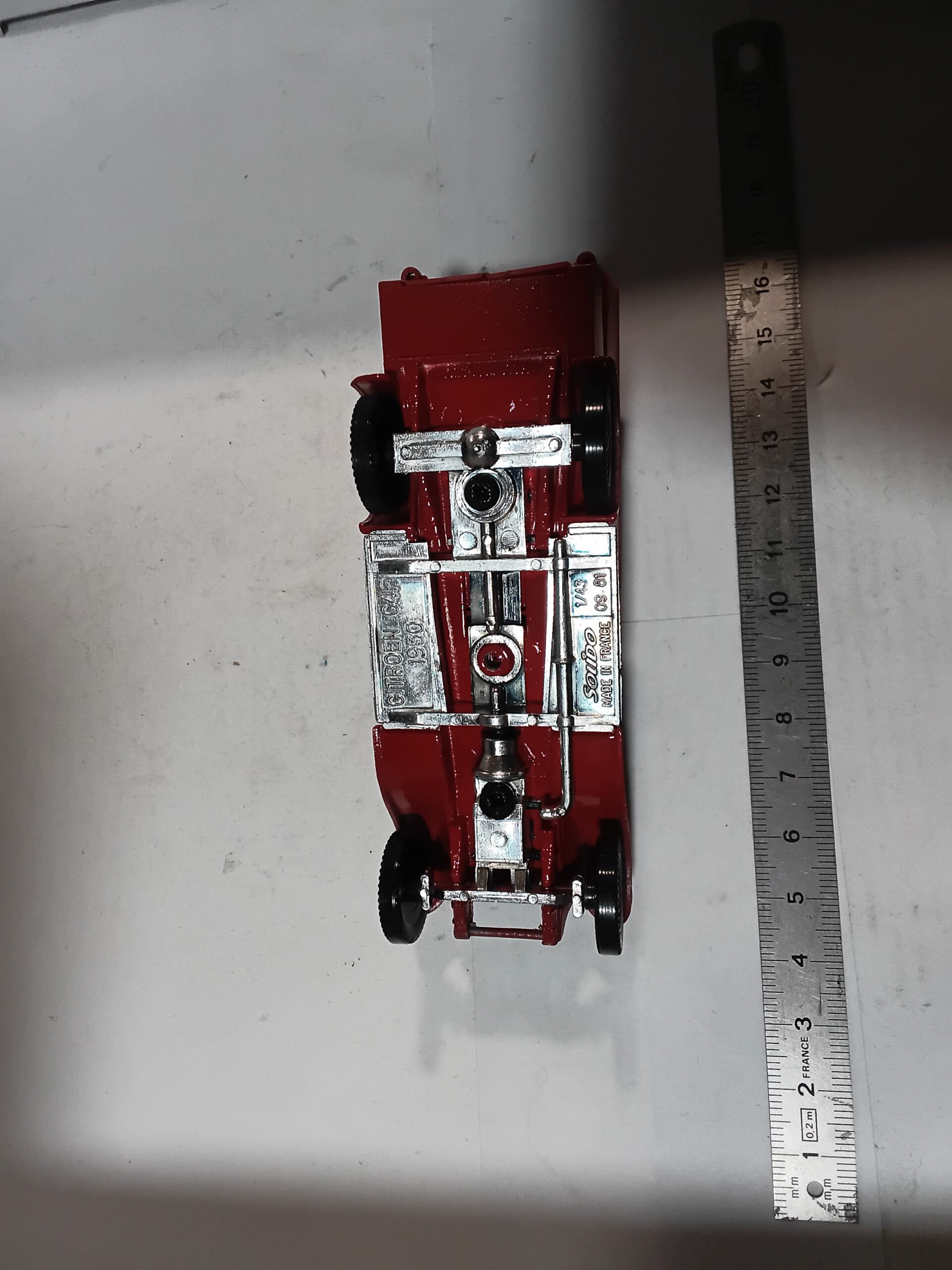 Citroën C4F 1930 Ambulance Solido – Image 8