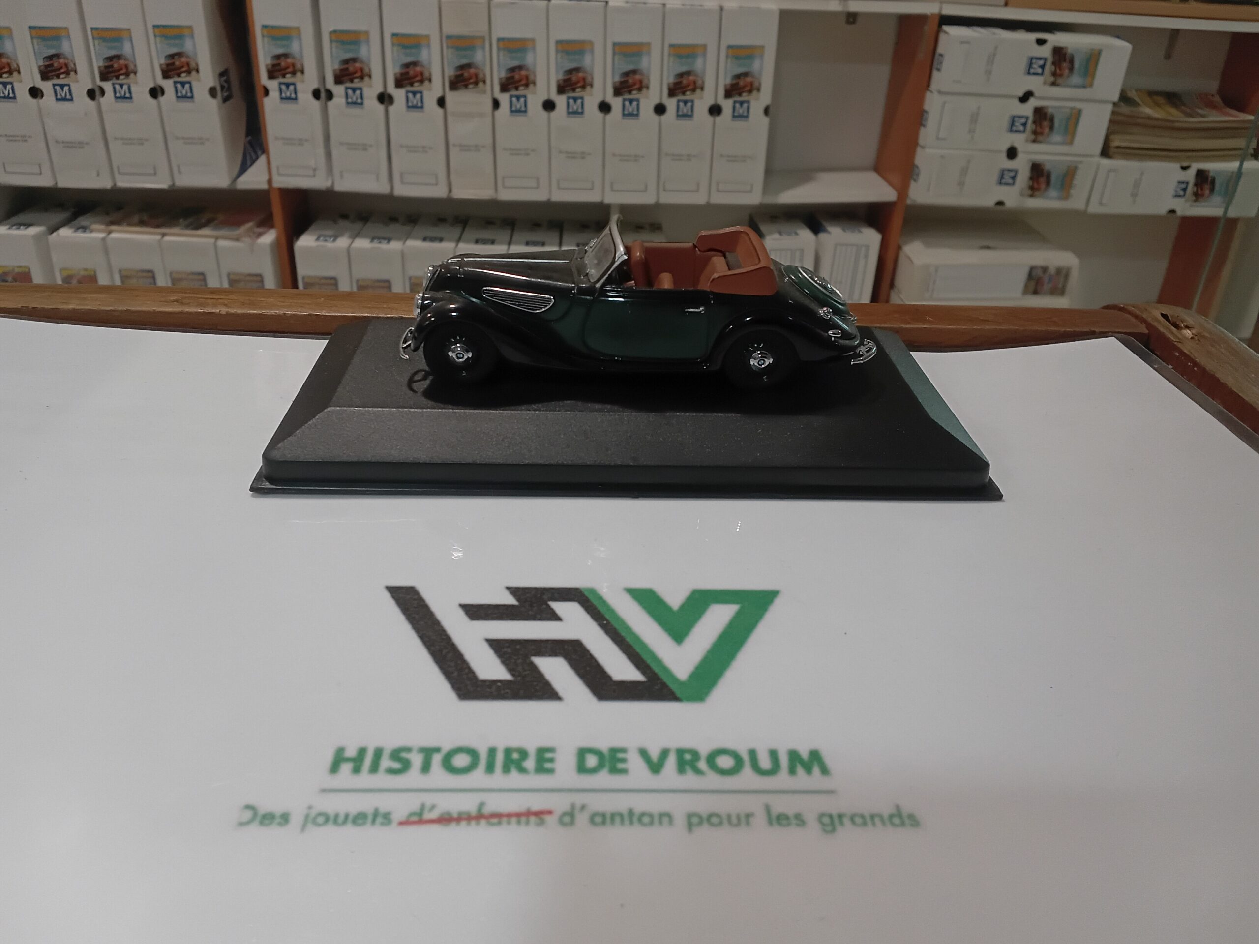 BMW 327 Cabriolet 1/43 Noir 1941