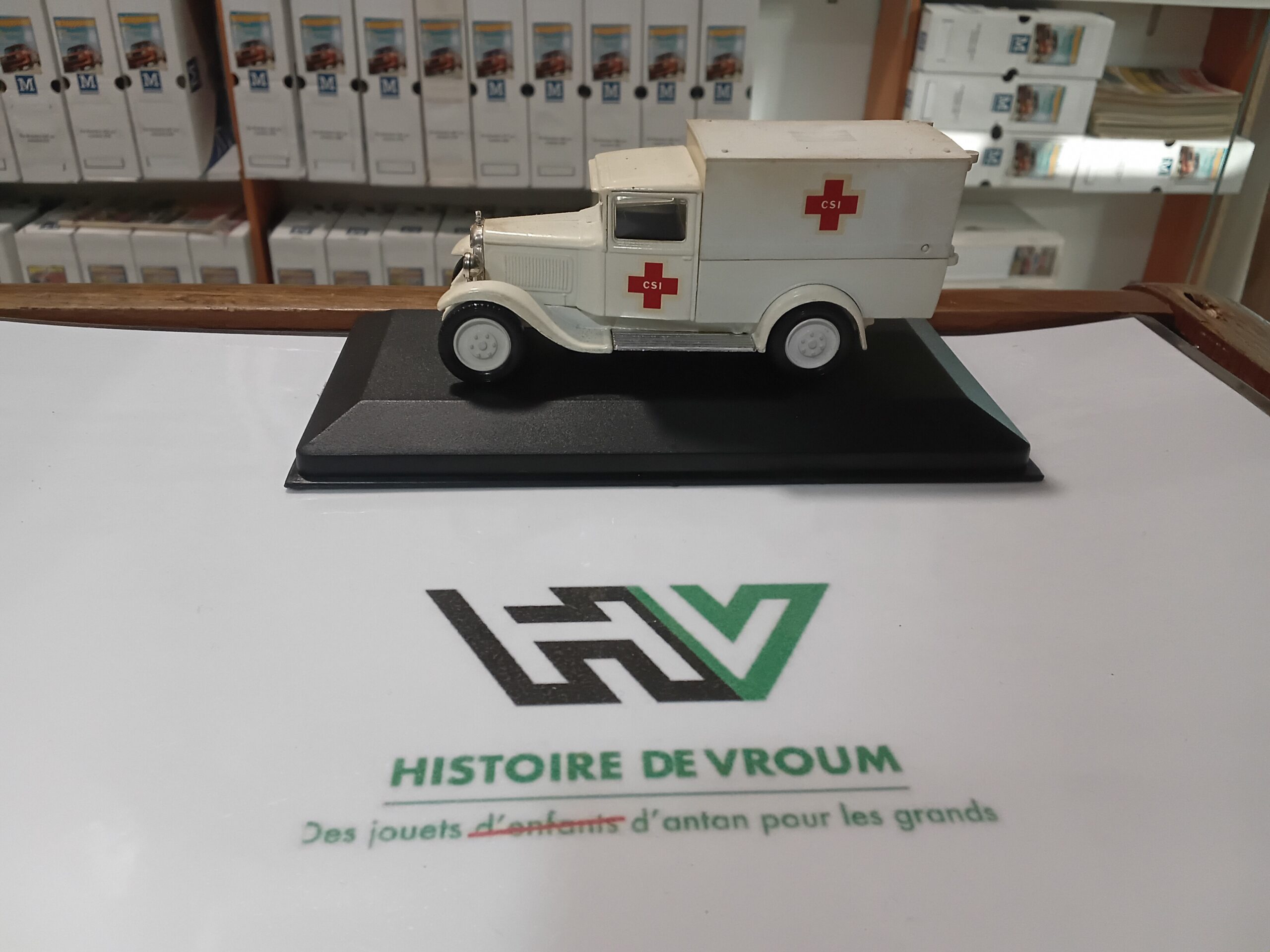 Citroën C4F 1930/50 Ambulance Solido 1/43 Blanche
