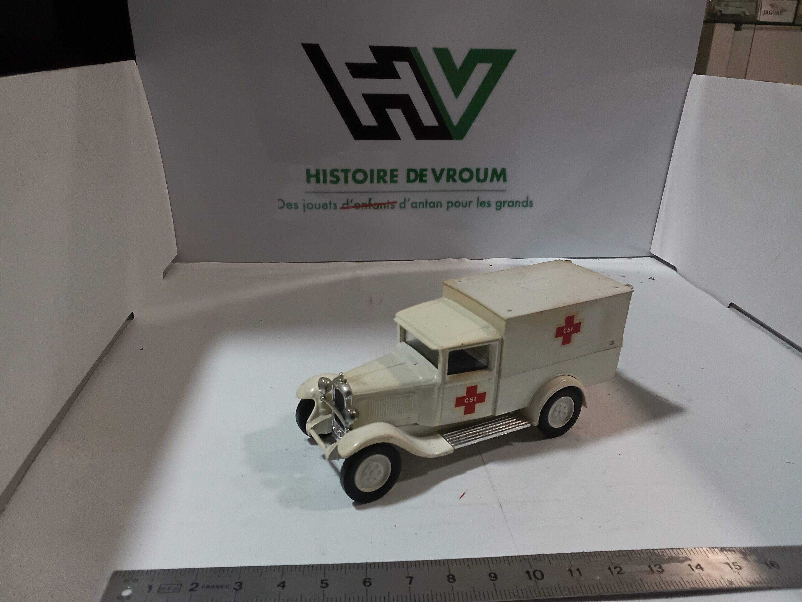 Citroën C4F 1930/50 Ambulance Solido 1/43 Blanche – Image 6