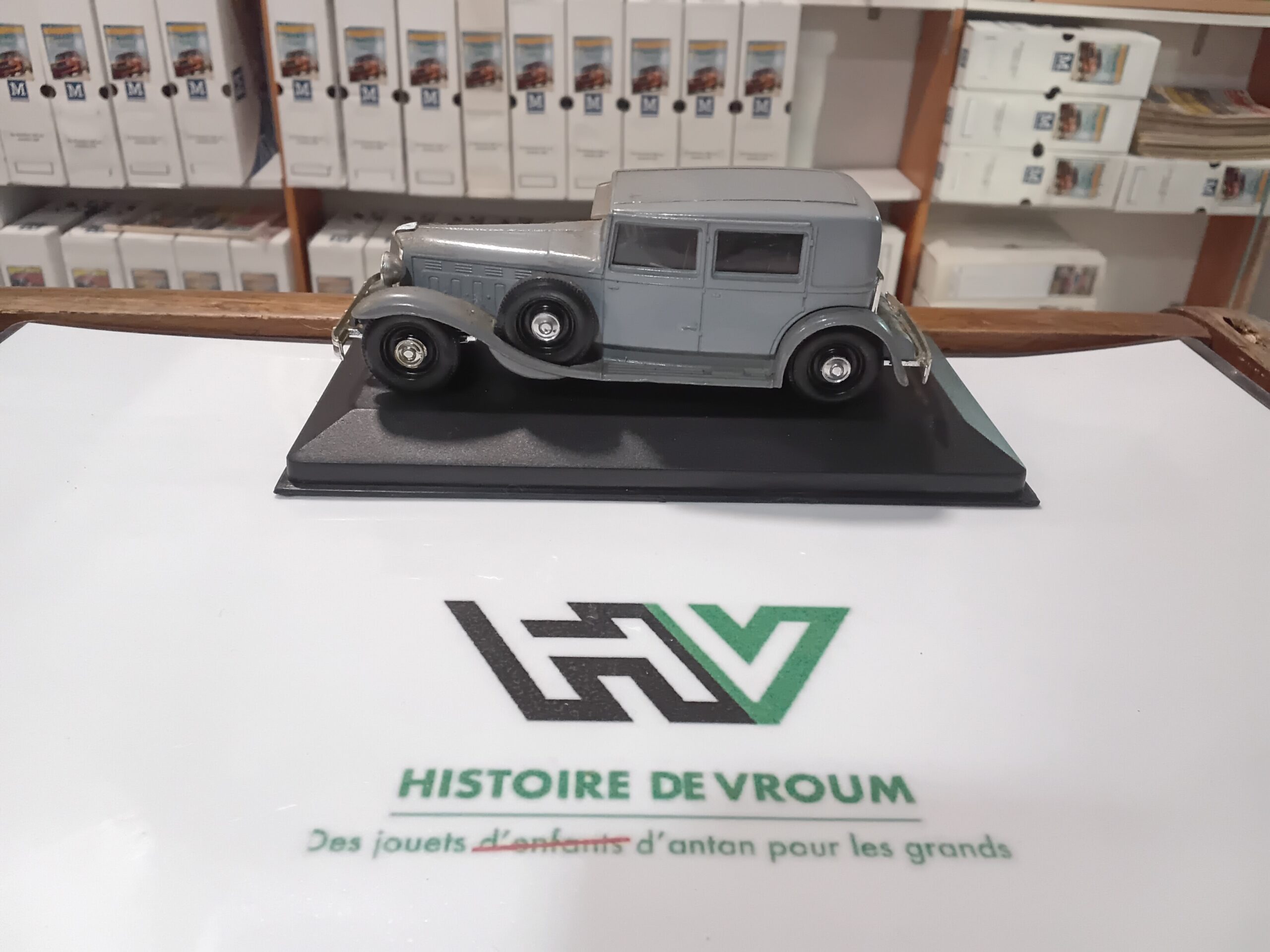 Renault Reinastella 1/43 Grise Solido