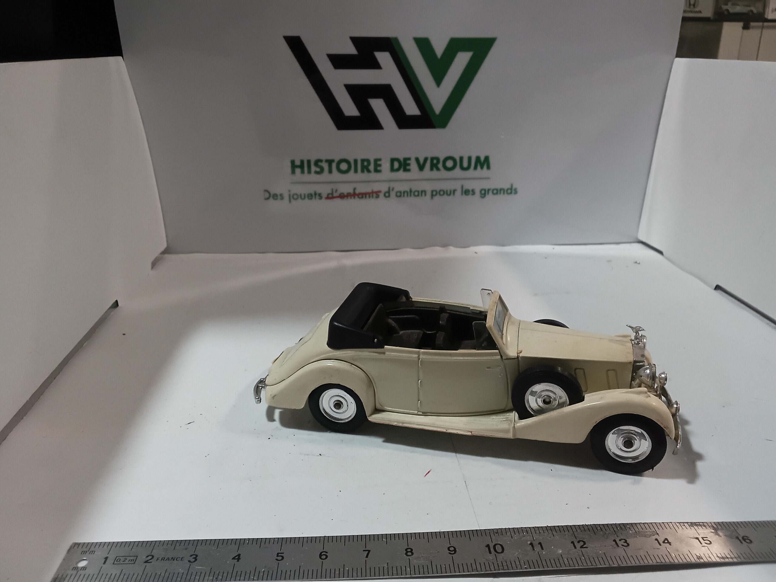Rolls Royce Phantom 3 1939 Solido 1/43 Beige – Image 6