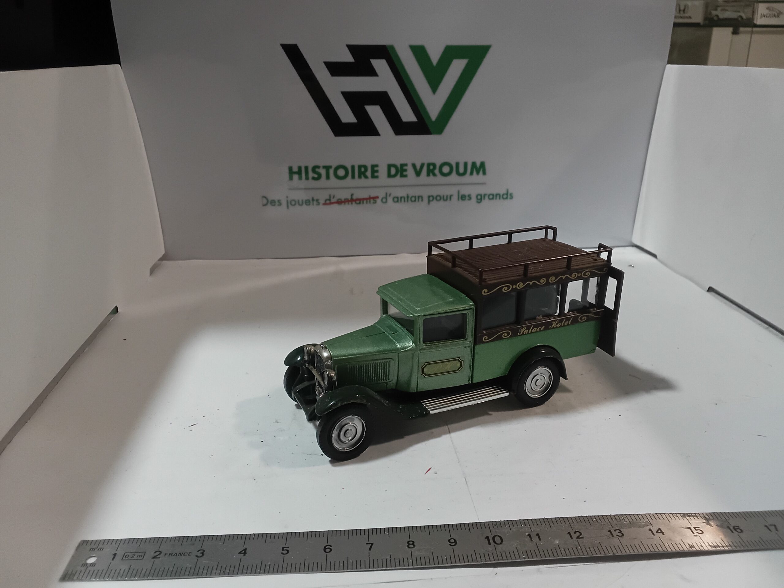 Citroën C4F 1930 MiniBus Solido 1/43 Verte – Image 5