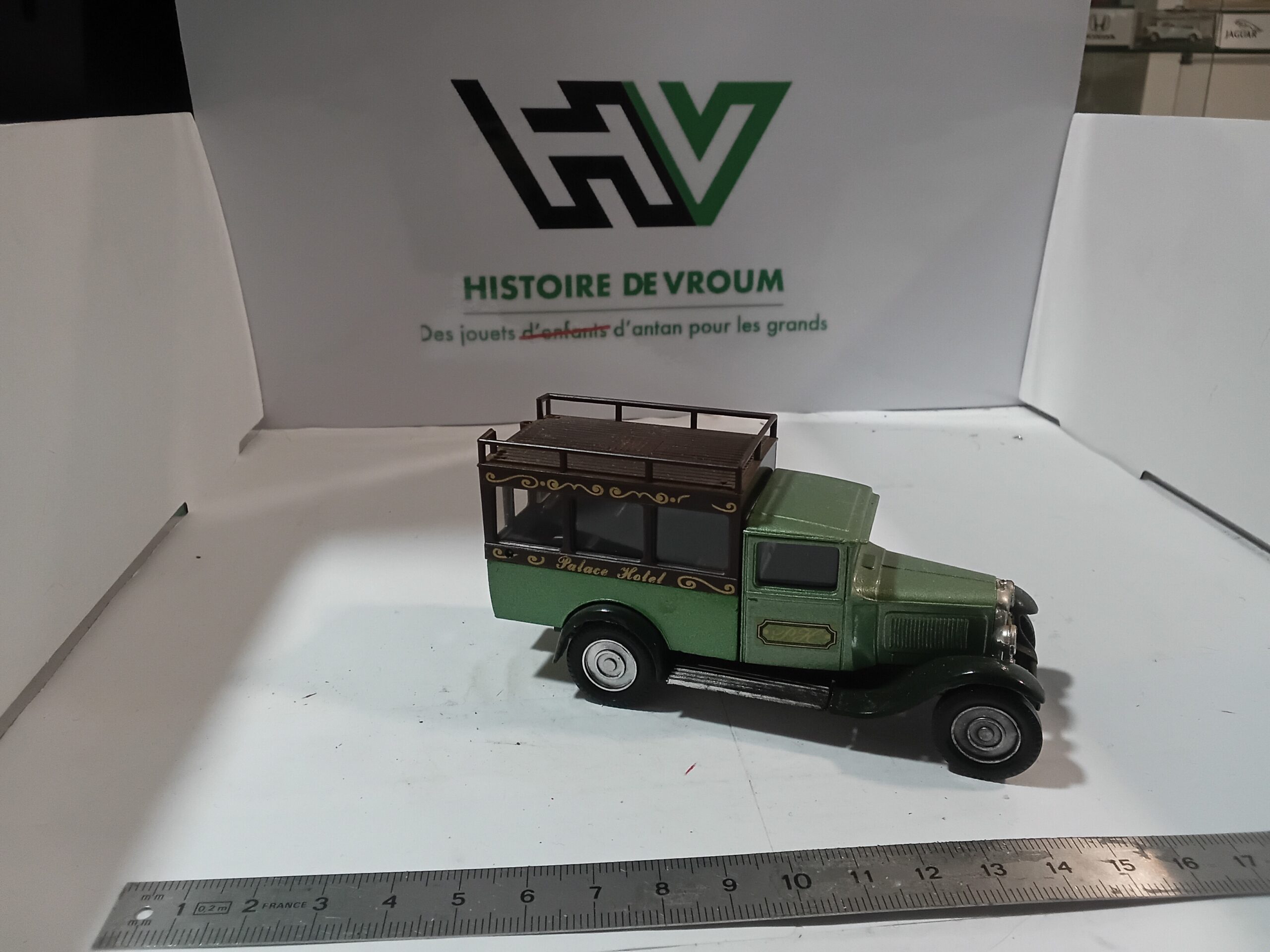 Citroën C4F 1930 MiniBus Solido 1/43 Verte – Image 6