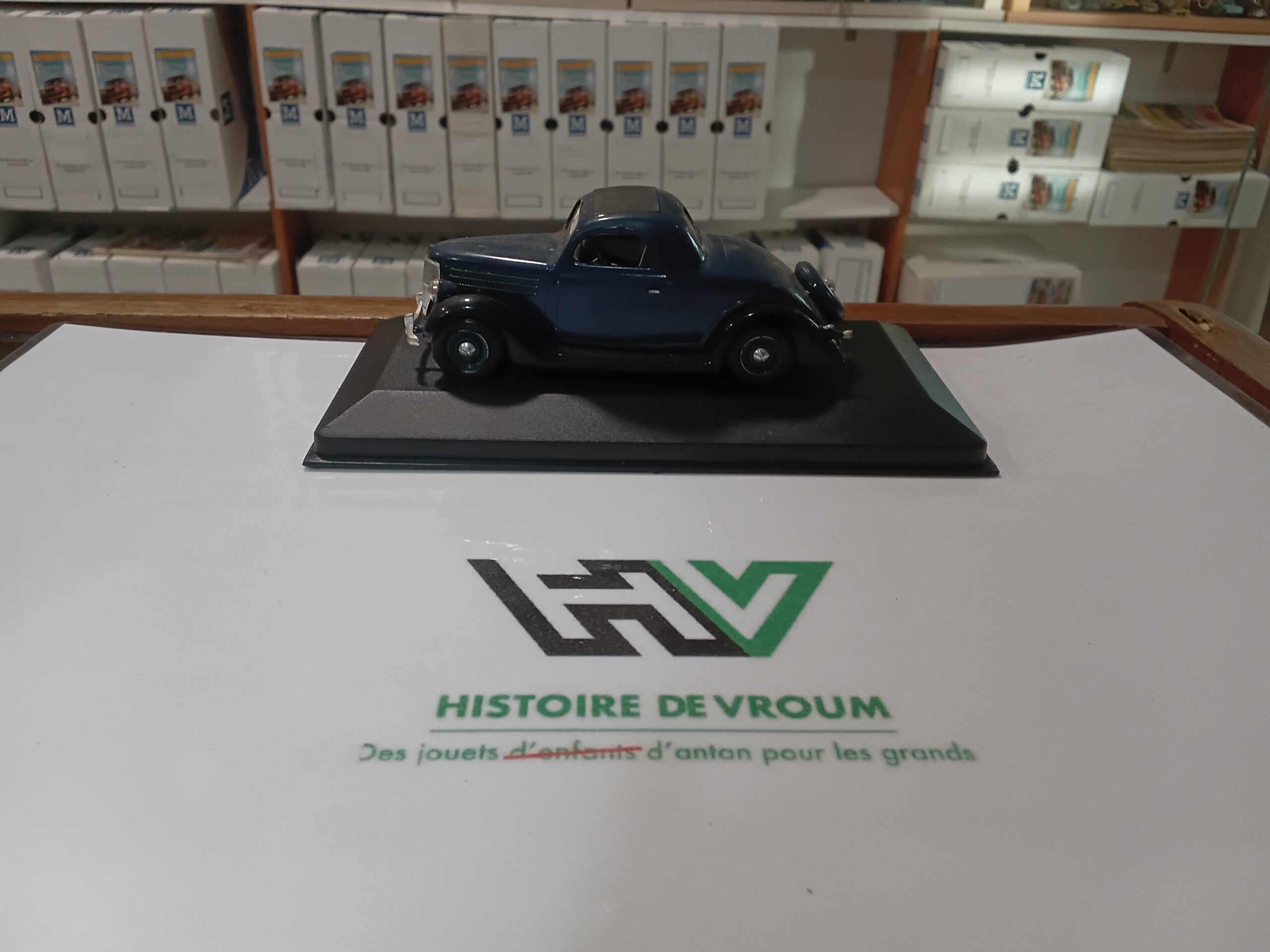 Ford V8 1935 1/43 Bleu
