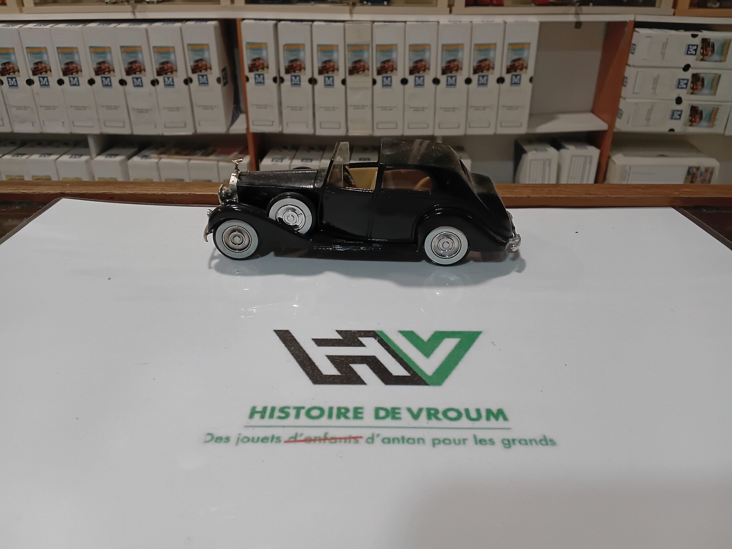 Rolls Royce Phantom 3 1939 1/43 Noire Solido