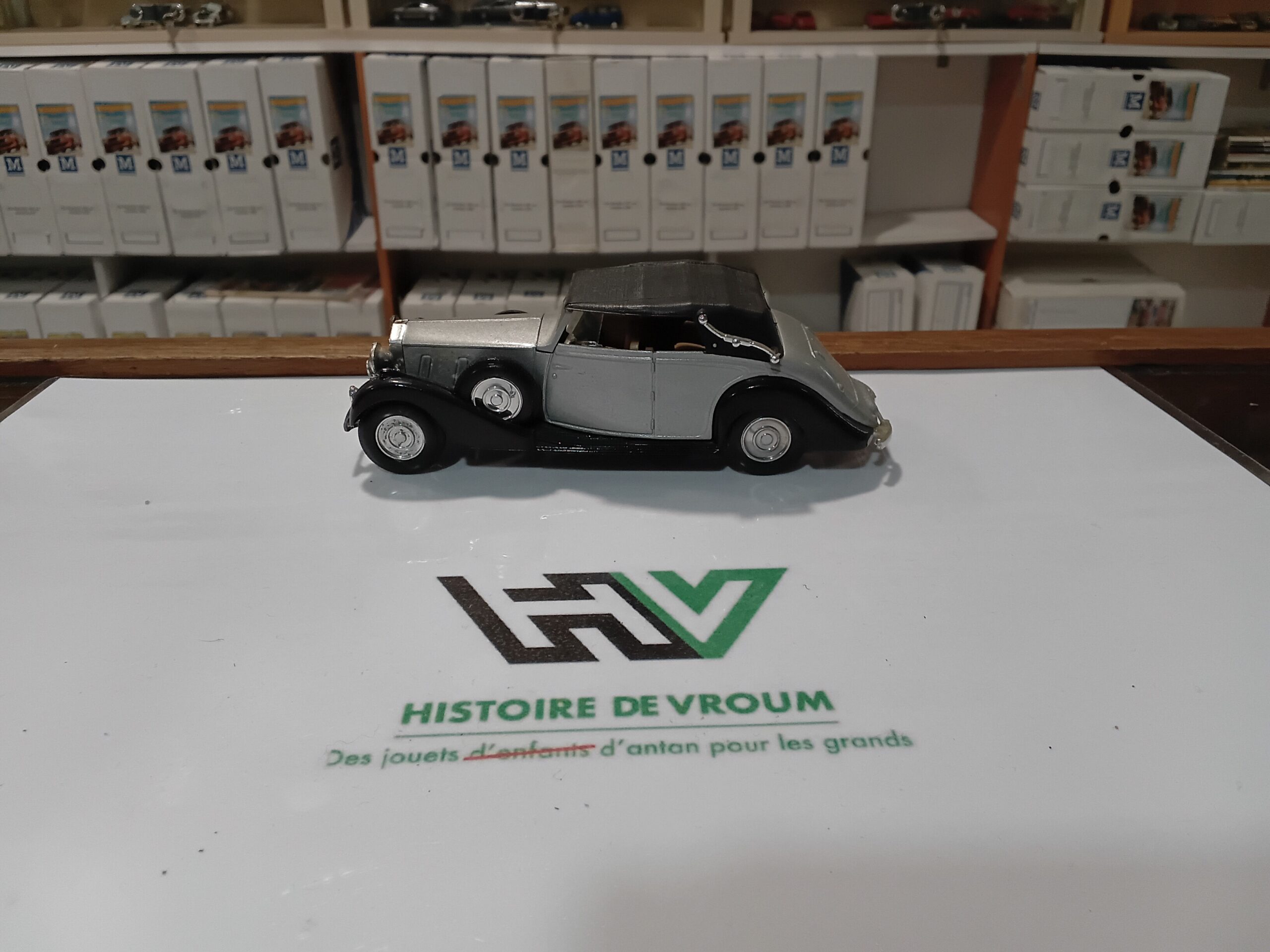 Rolls Royce Phantom 3 1938 1/43 Gris Solido