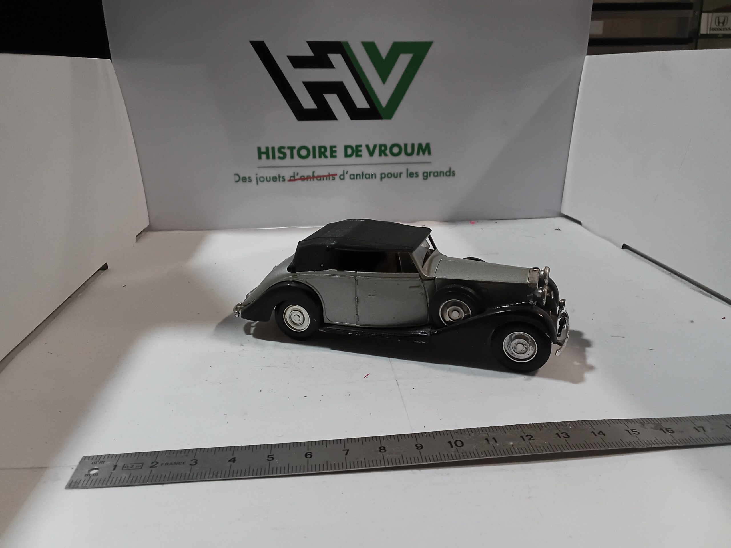 Rolls Royce Phantom 3 1938 1/43 Gris Solido – Image 6