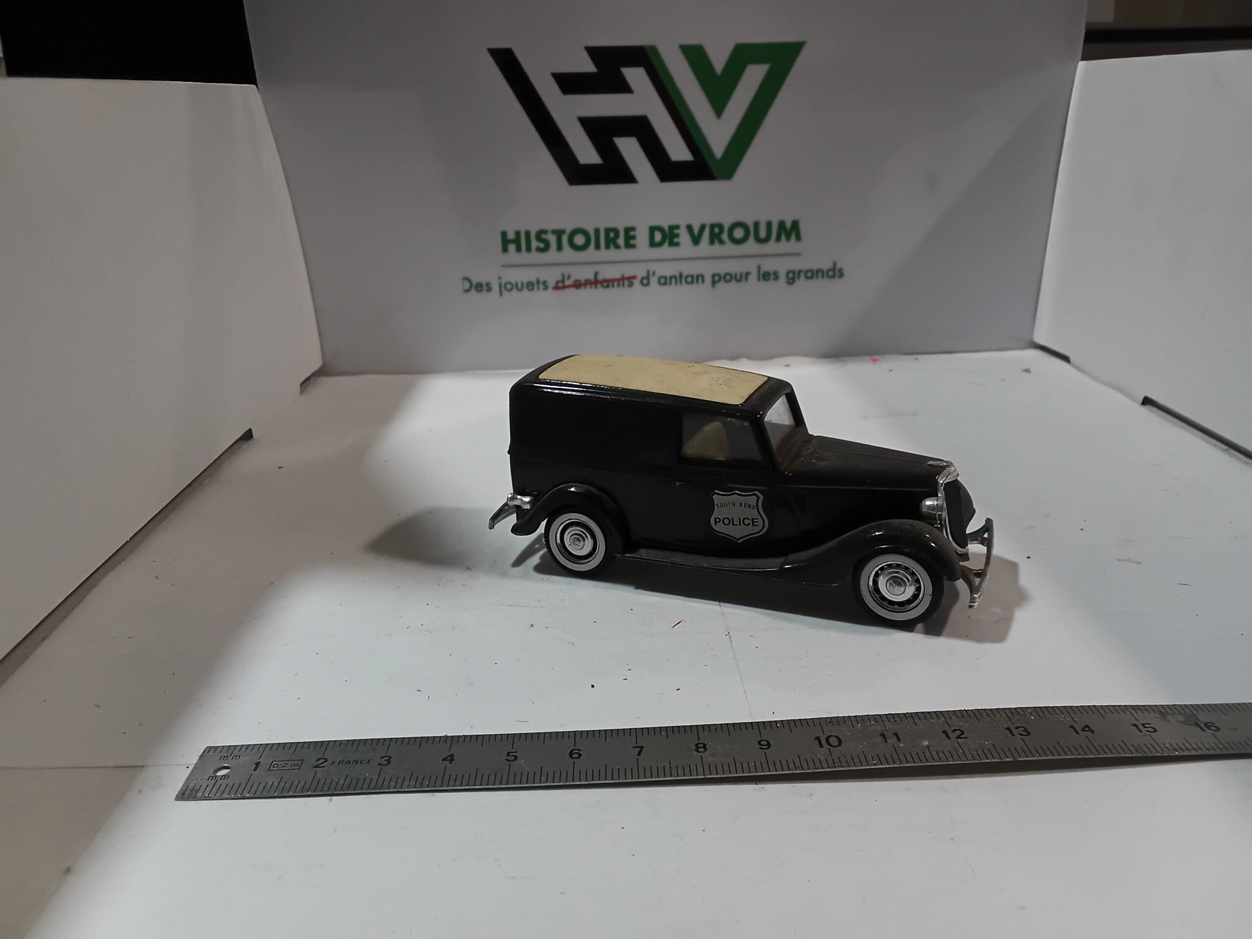 Ford V8 1936 Solido 1/43 Noire – Image 5