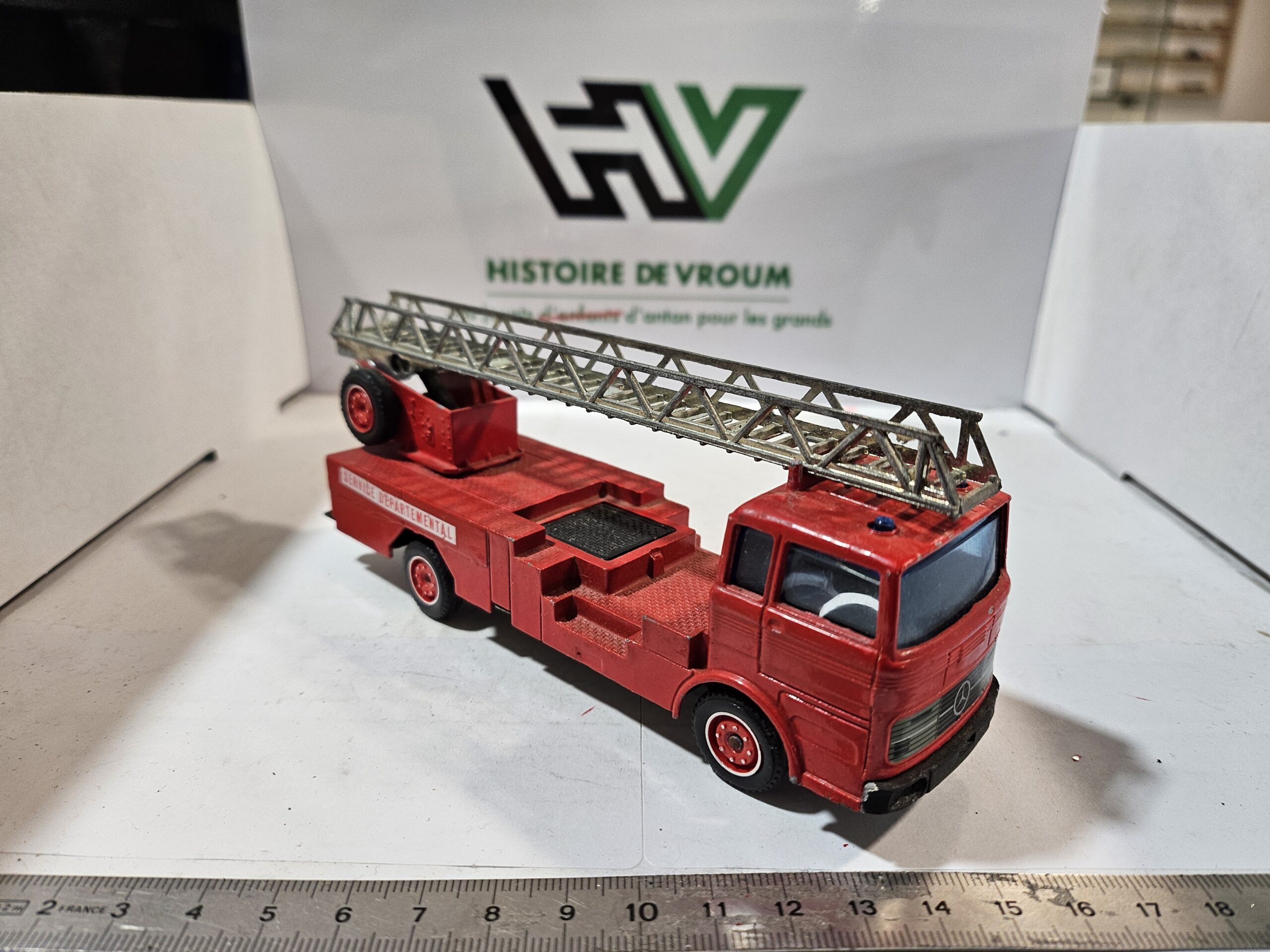 Camion Pompiers Mercedes LP 1418 - Solido 1/50 - Vintage France – Image 4