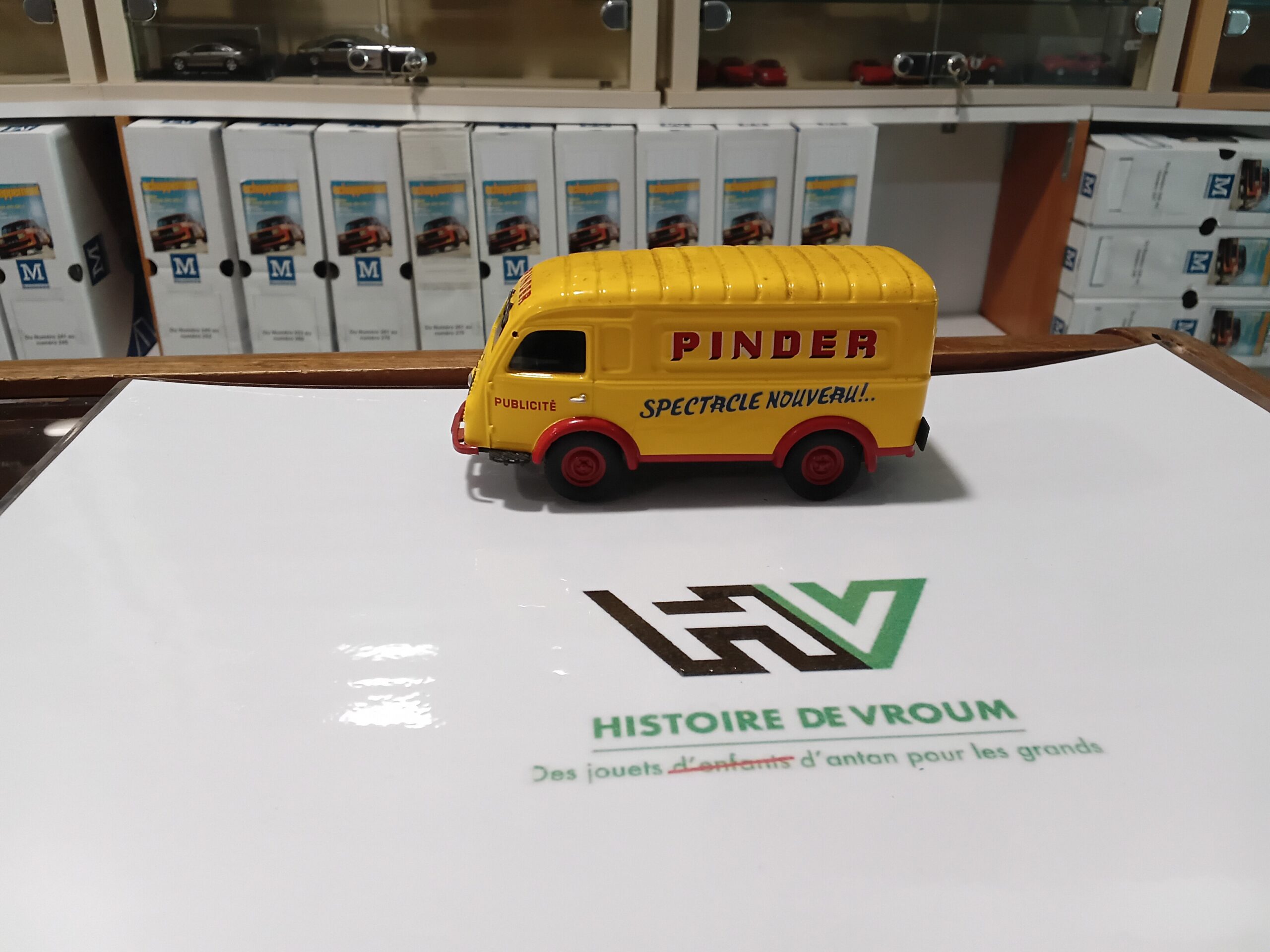 Camion Renault 1000kg Pinder 1/43