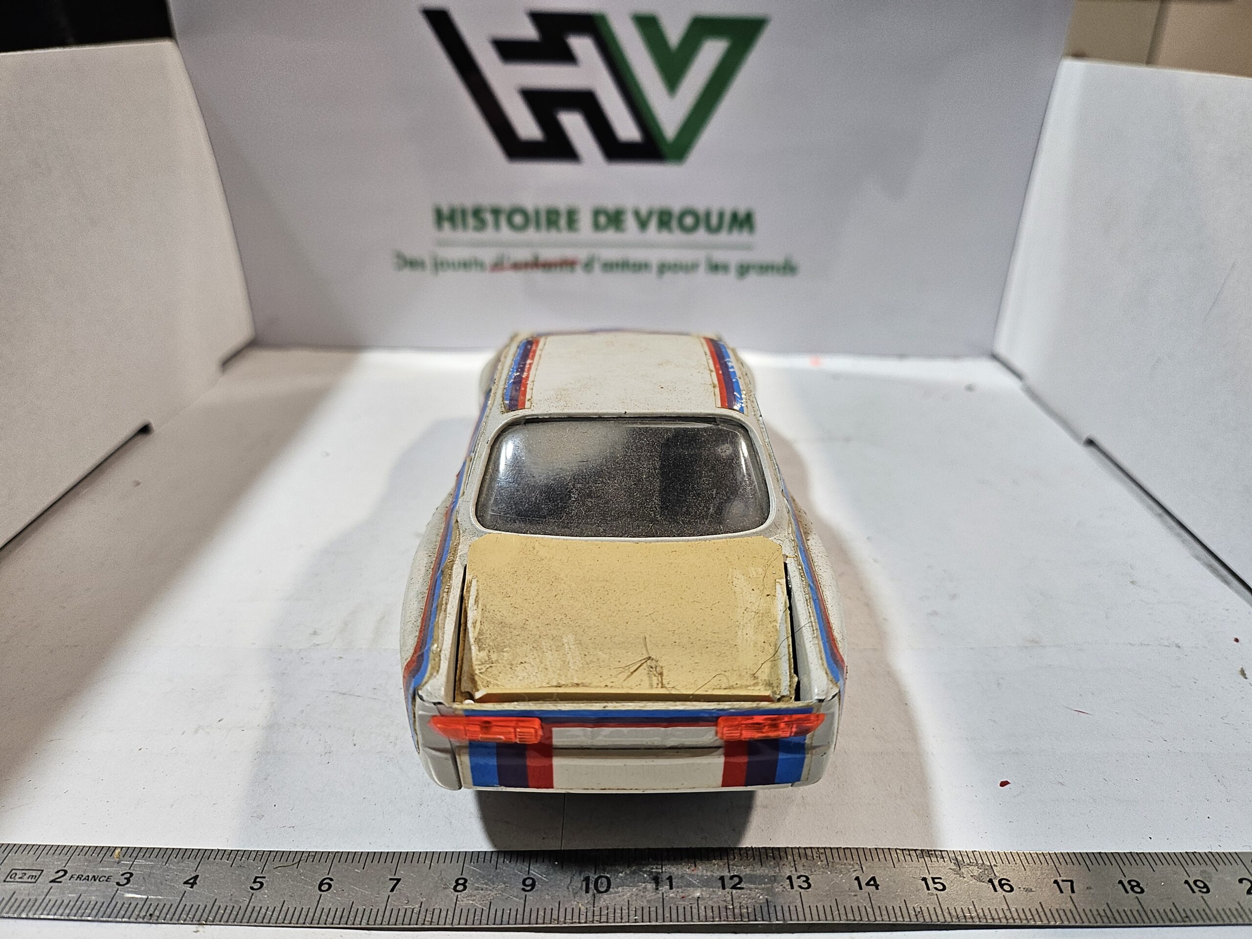 Rare BMW 3.0 CS - Bburago 1/24 - Made in Italy - À Restaurer – Image 4