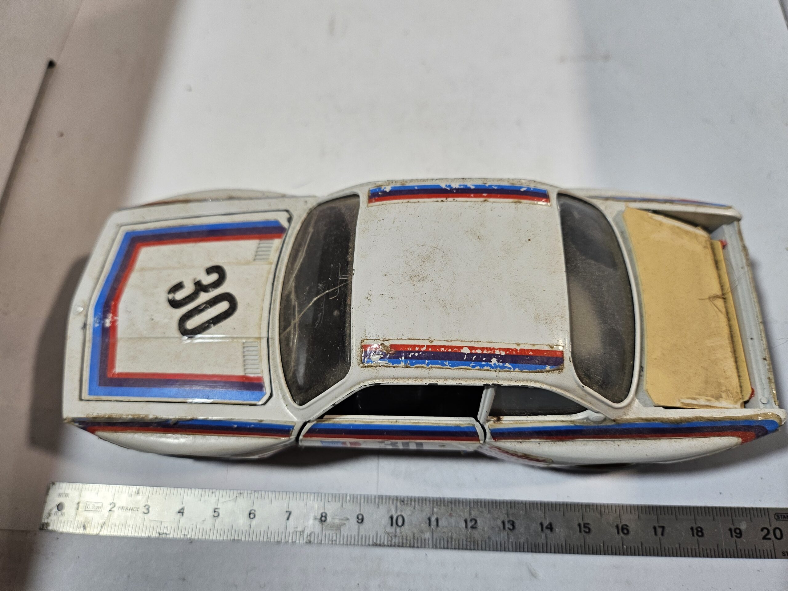 Rare BMW 3.0 CS - Bburago 1/24 - Made in Italy - À Restaurer – Image 5