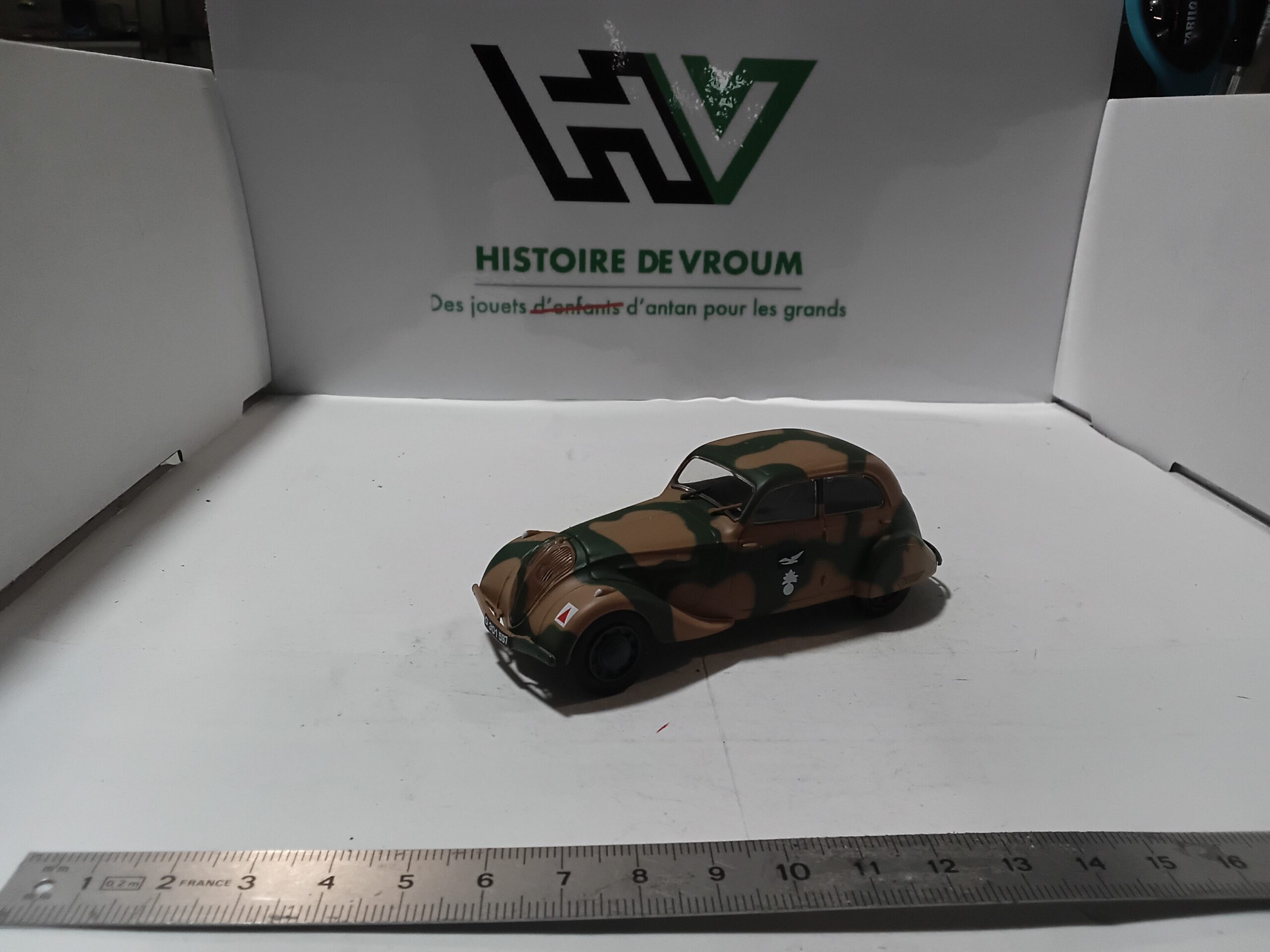 Peugeot 402 Militaire B Légère 1/43 – Image 5