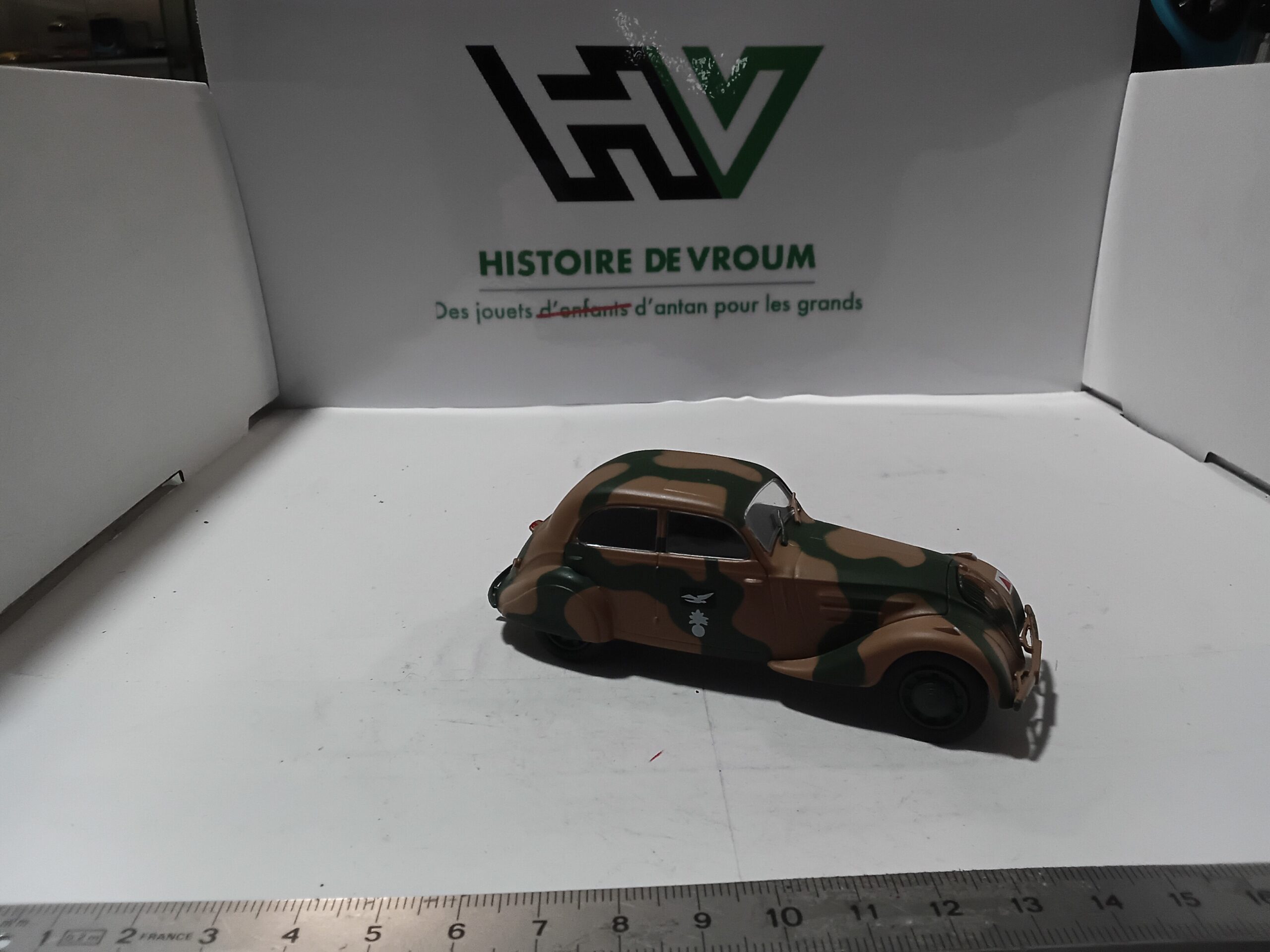 Peugeot 402 Militaire B Légère 1/43 – Image 6