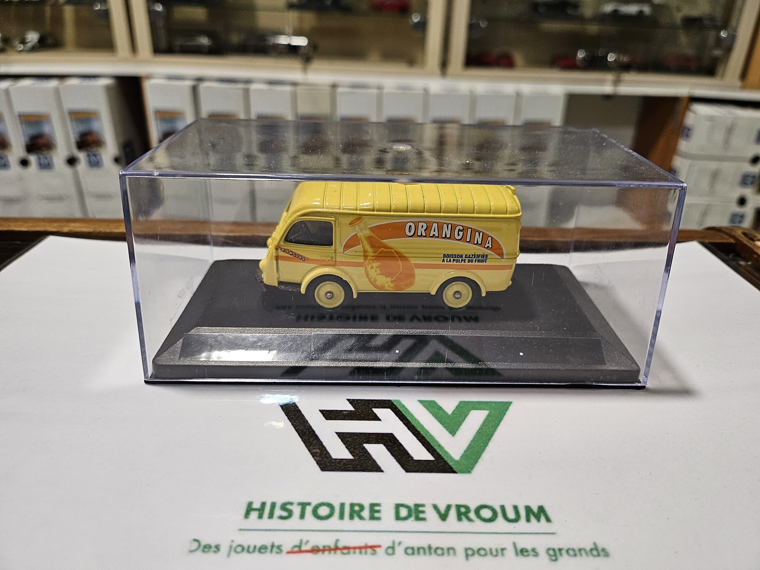 Miniature Renault 1000 kg "Orangina" - Corgi - Échelle 1/55 - Neuf en boîte
