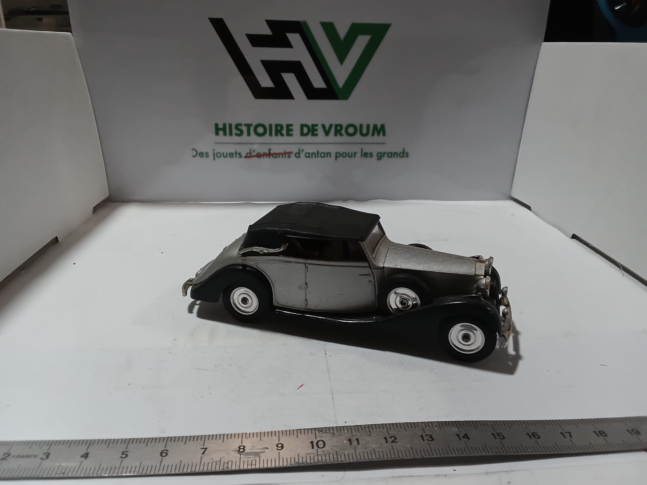 Rolls Royce Phantom 3 1939 1/43 Grise Solido – Image 6