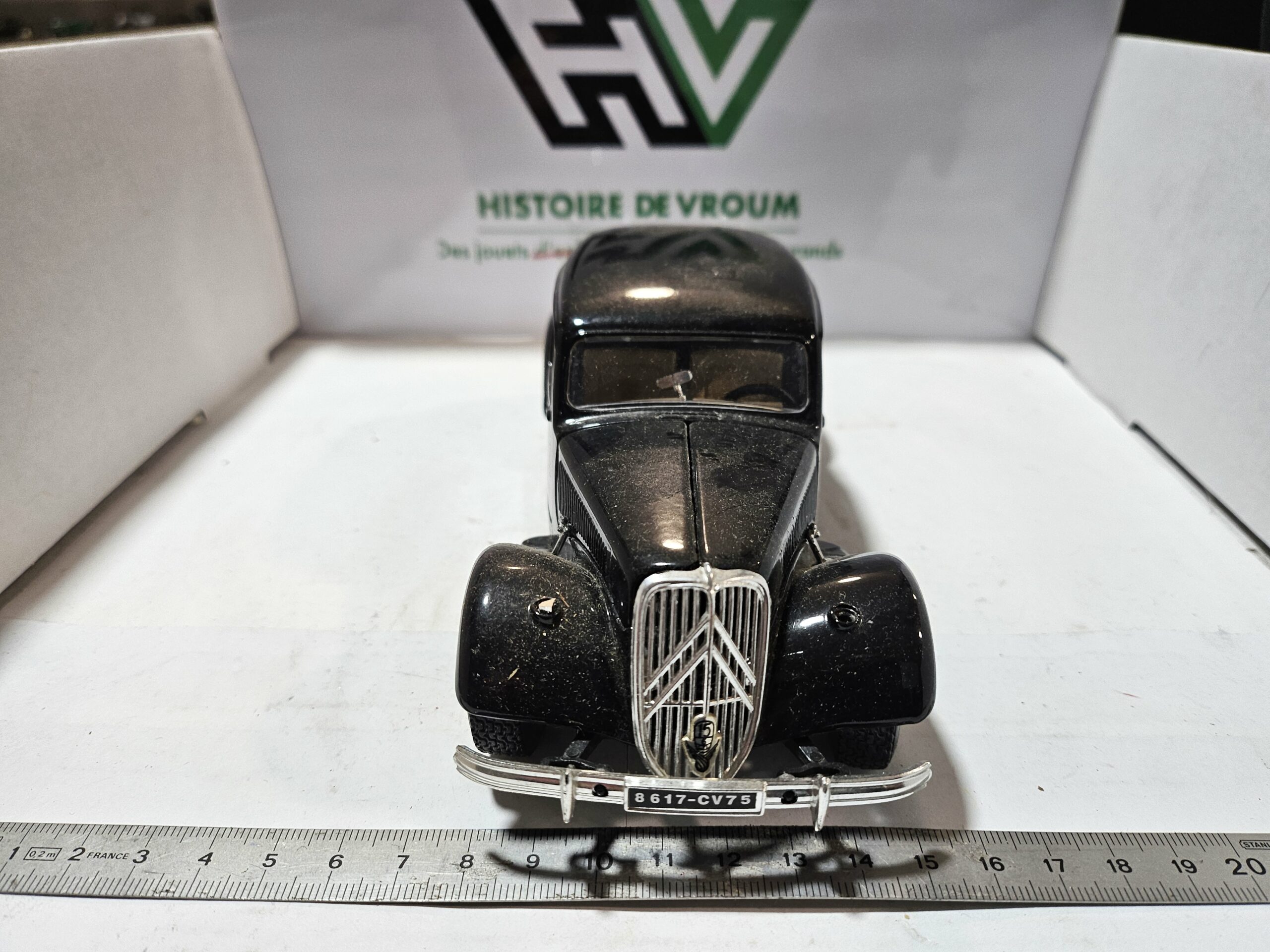 Citroën Traction Avant 15 CV - Bburago 1/24 - Made in Italy – Image 3