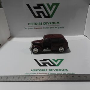 Taxi London FX3 ERTL Rouge 1/43