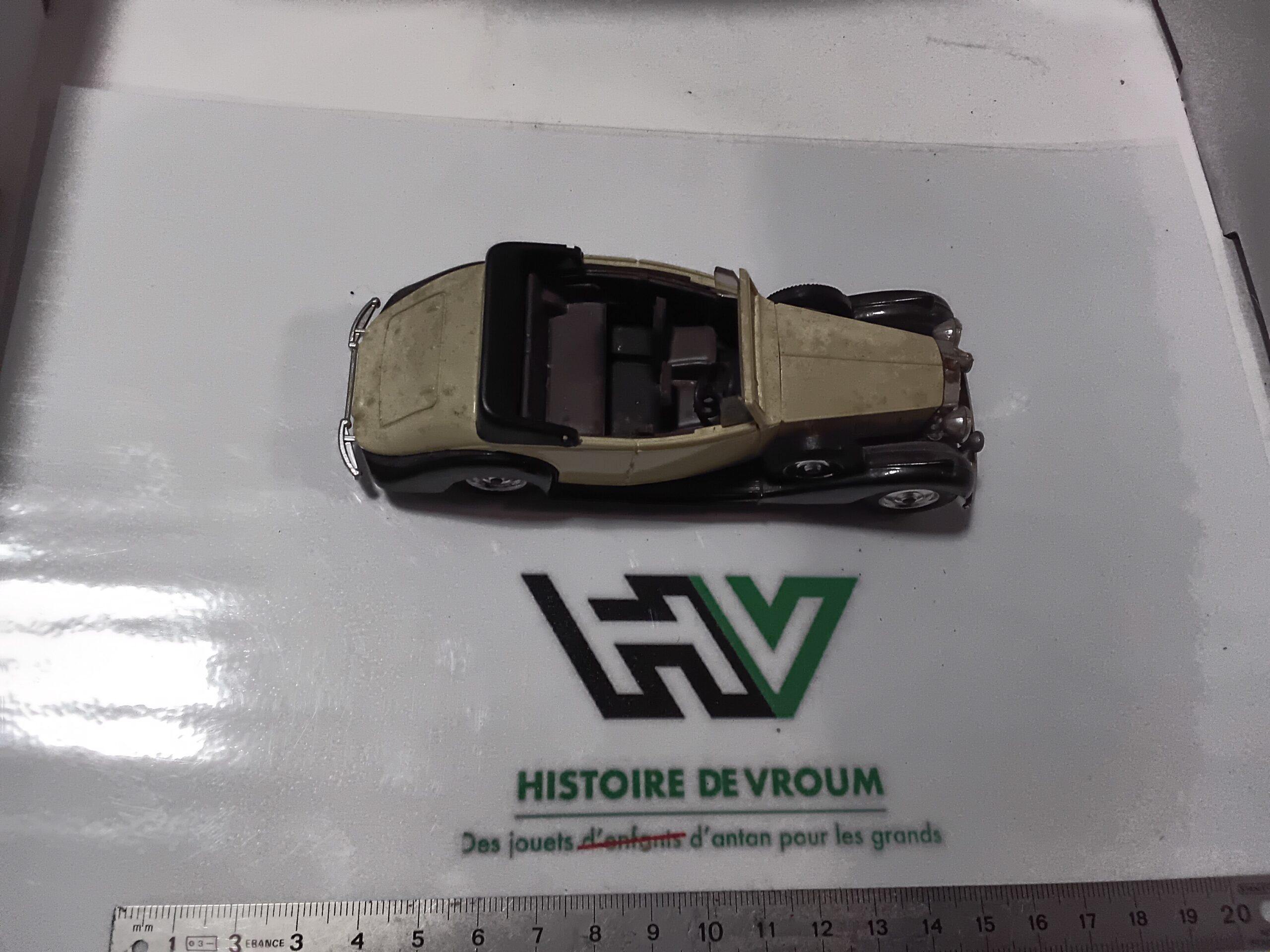 Rolls Royce Phantom 3 1939 n°46 1/43 Beige Solido – Image 7