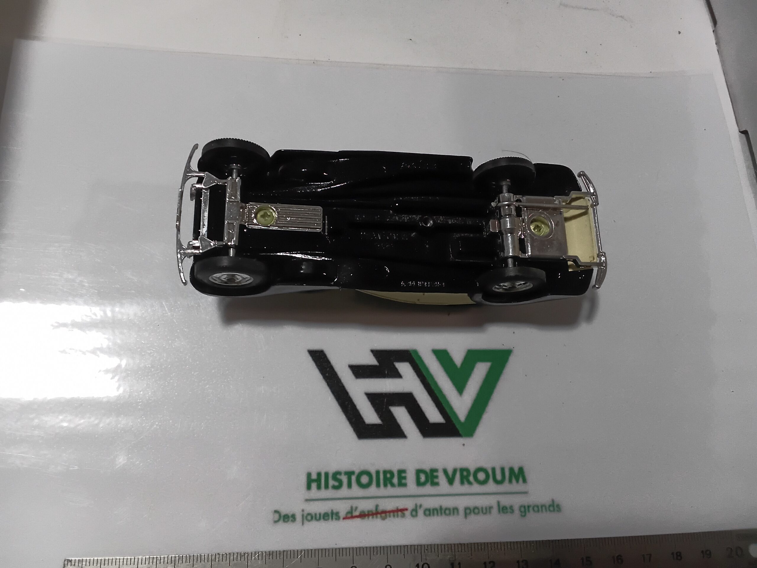 Rolls Royce Phantom 3 1939 n°46 1/43 Beige Solido – Image 8