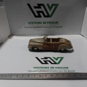 Matchbox Chrysler Town and Country 1/43 Dinky ( peinture qui s'effrite )