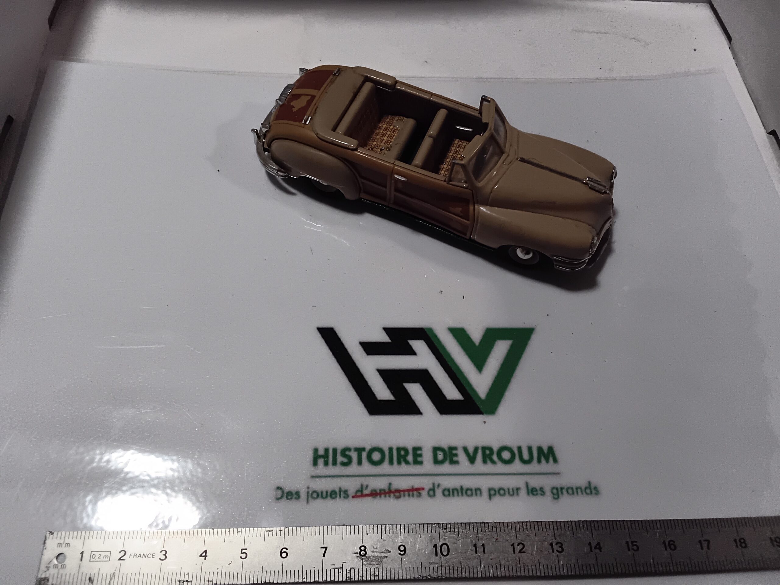 Matchbox Chrysler Town and Country 1/43 Dinky ( peinture qui s'effrite ) – Image 6