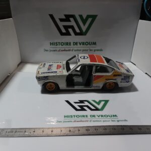 Opel Kadett Coupé 1/24 Burago ( à restaurer )