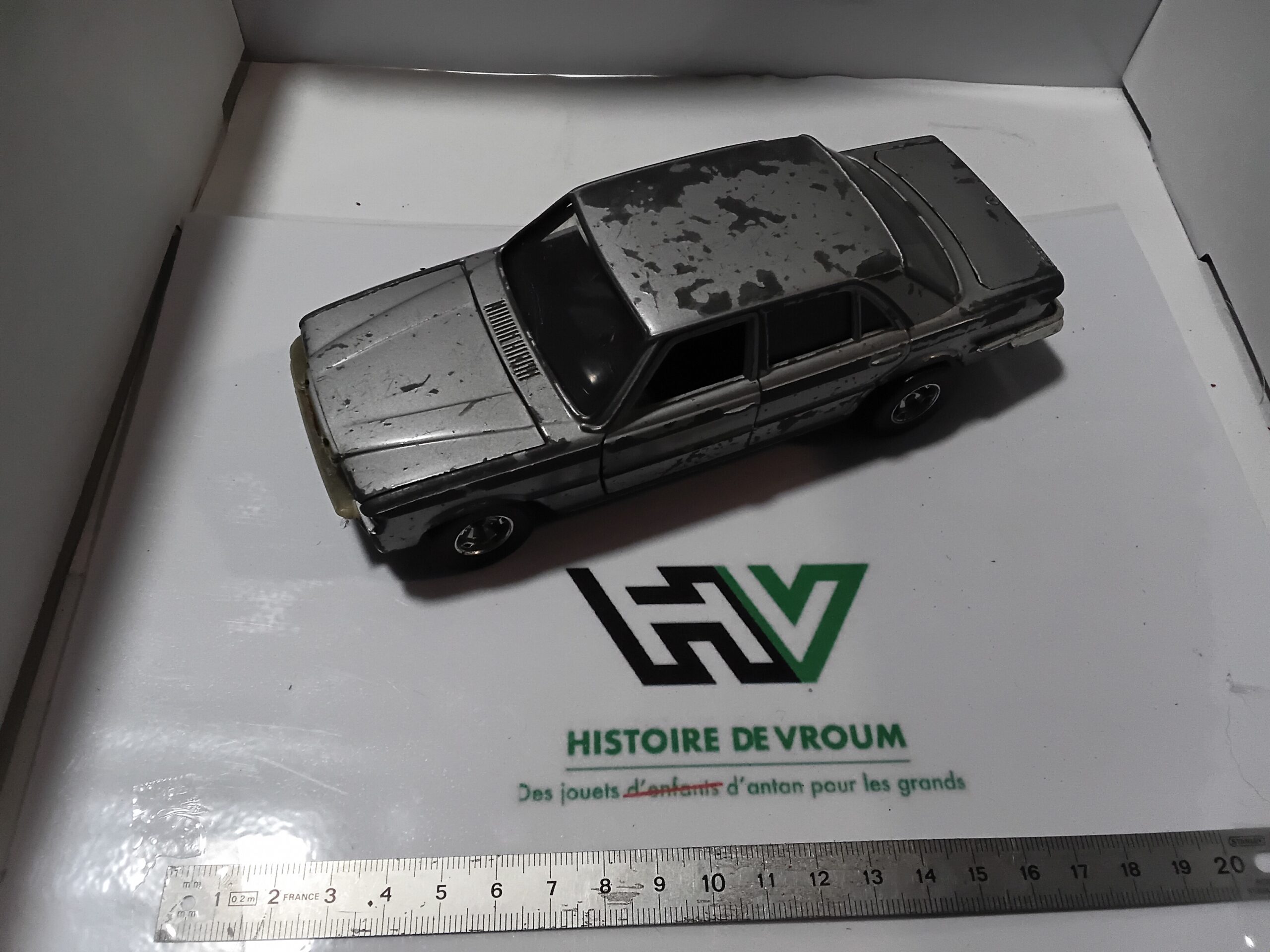 Mercedes 450 SEL Burago 1/24 Grise - A Restaurer – Image 5