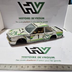 Épave BMW 3.35 CSL 1/24 Bburago - Pour pièces (Calandre, vitres, intérieur)