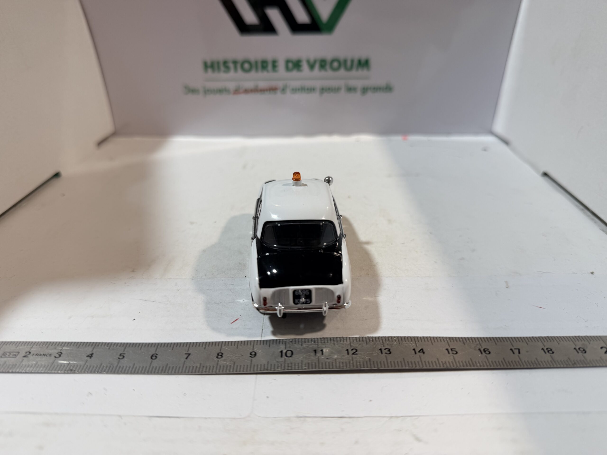 Renault Dauphine Police 1962 Norev 1/43 – Image 7