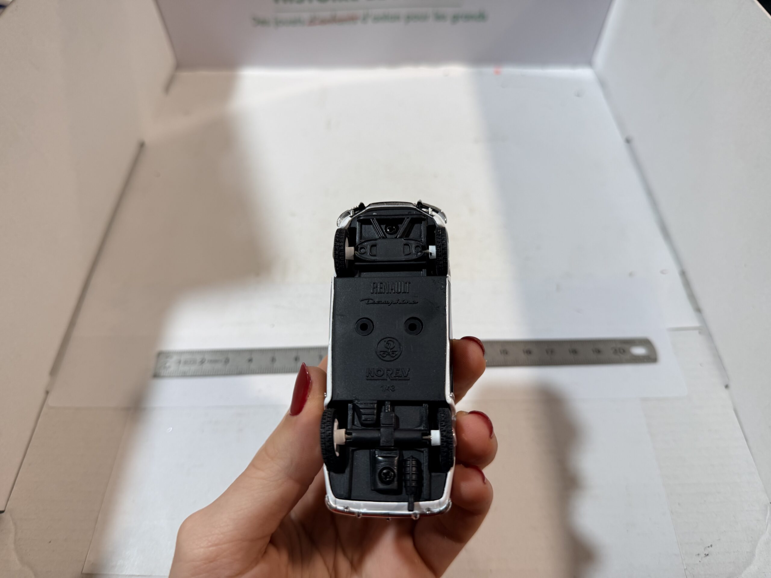 Renault Dauphine Police 1962 Norev 1/43 – Image 8