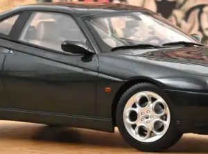 Alfa Romeo GTV 2001 Vert Coventry métallisé 1/18