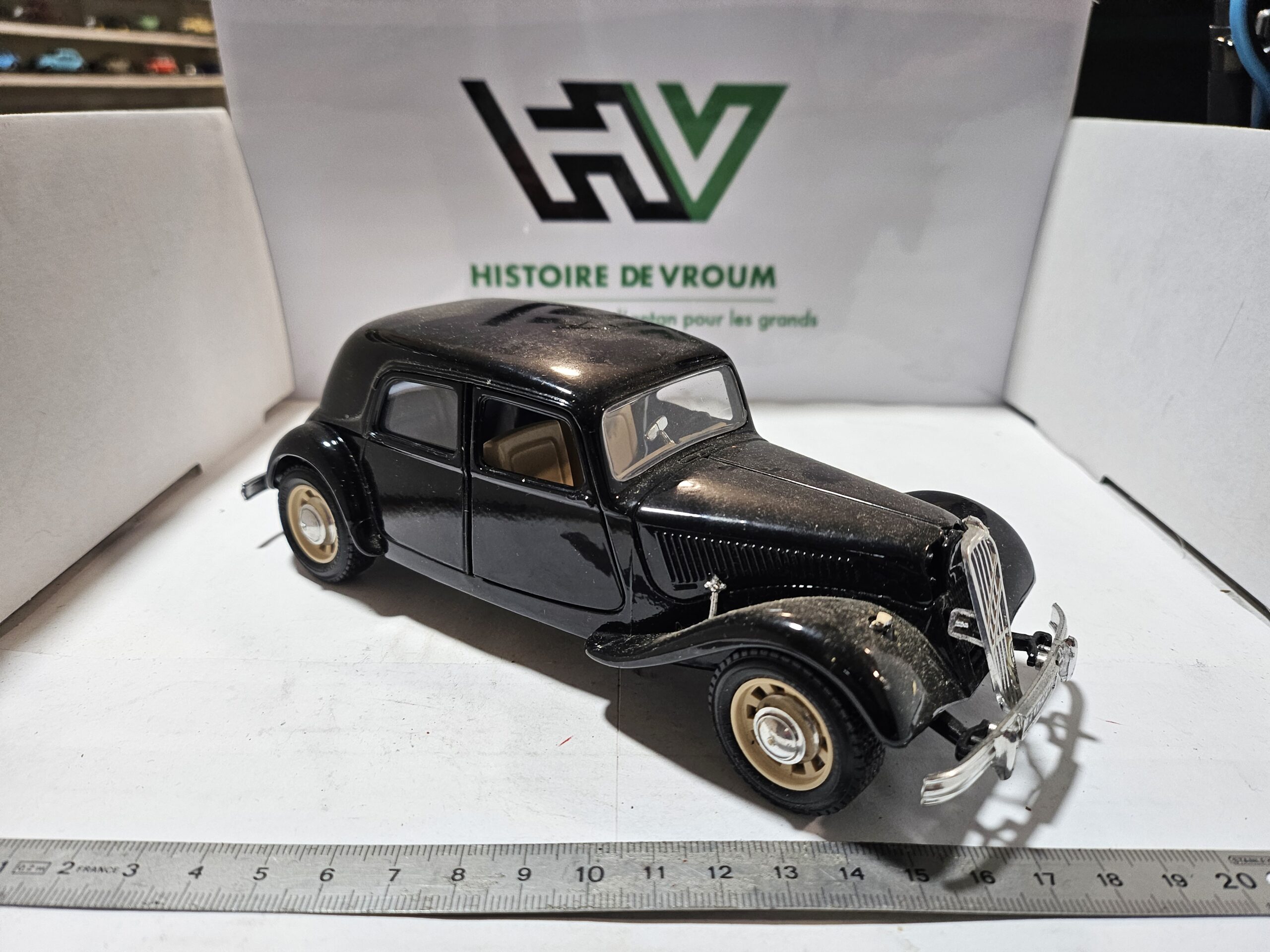 Citroën Traction Avant 15-Six (15 CV) - Bburago 1/24 - À restaurer – Image 2