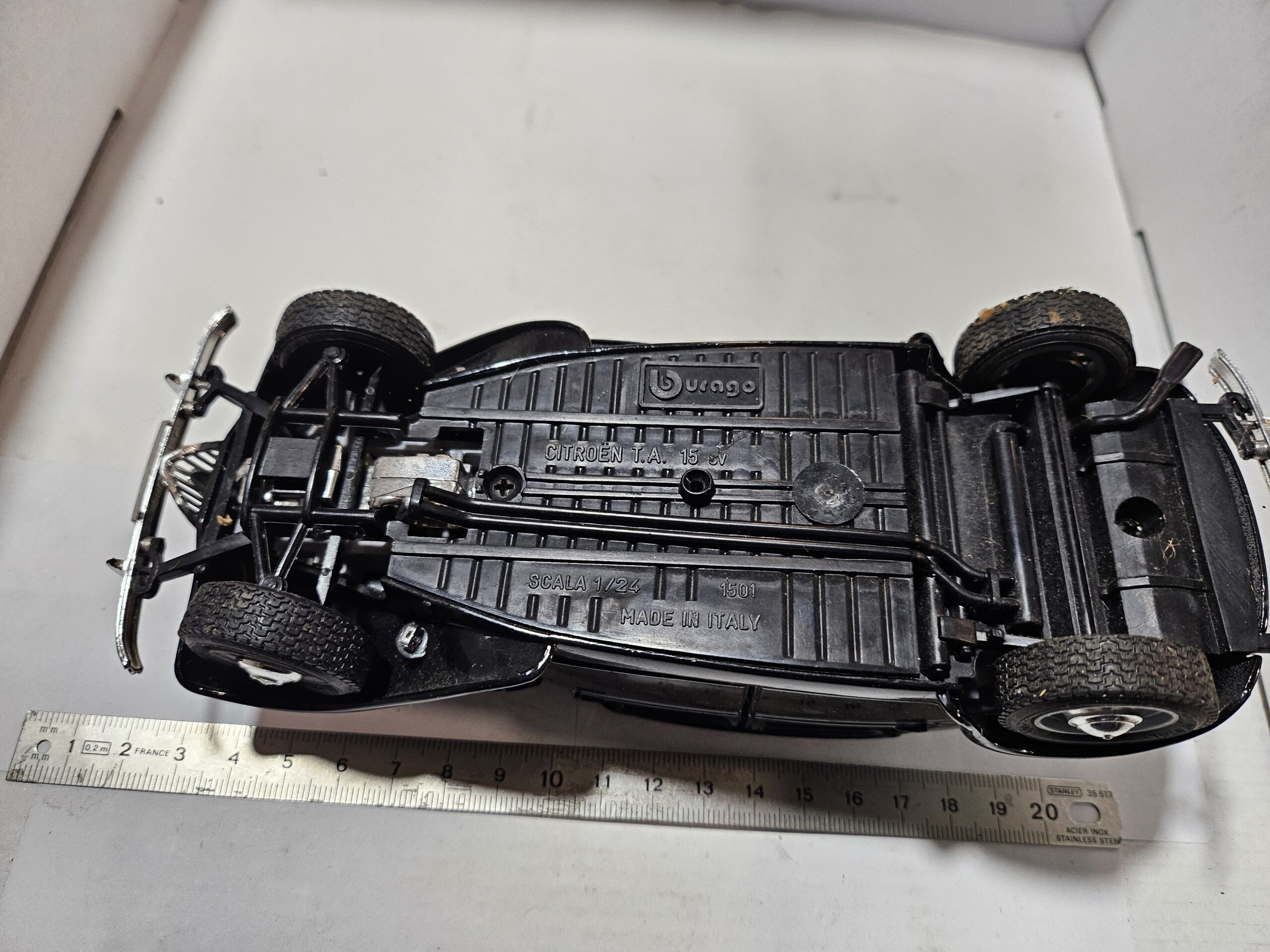 Citroën Traction Avant 15 CV - Bburago 1/24 - Made in Italy (2) A RESTAURER – Image 6