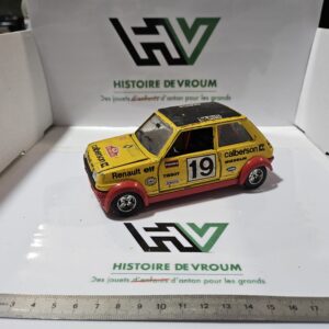 Renault 5 R5 Alpine Calberson 1/24 Bburago - Complète au niveau du train roulant - A restaurer