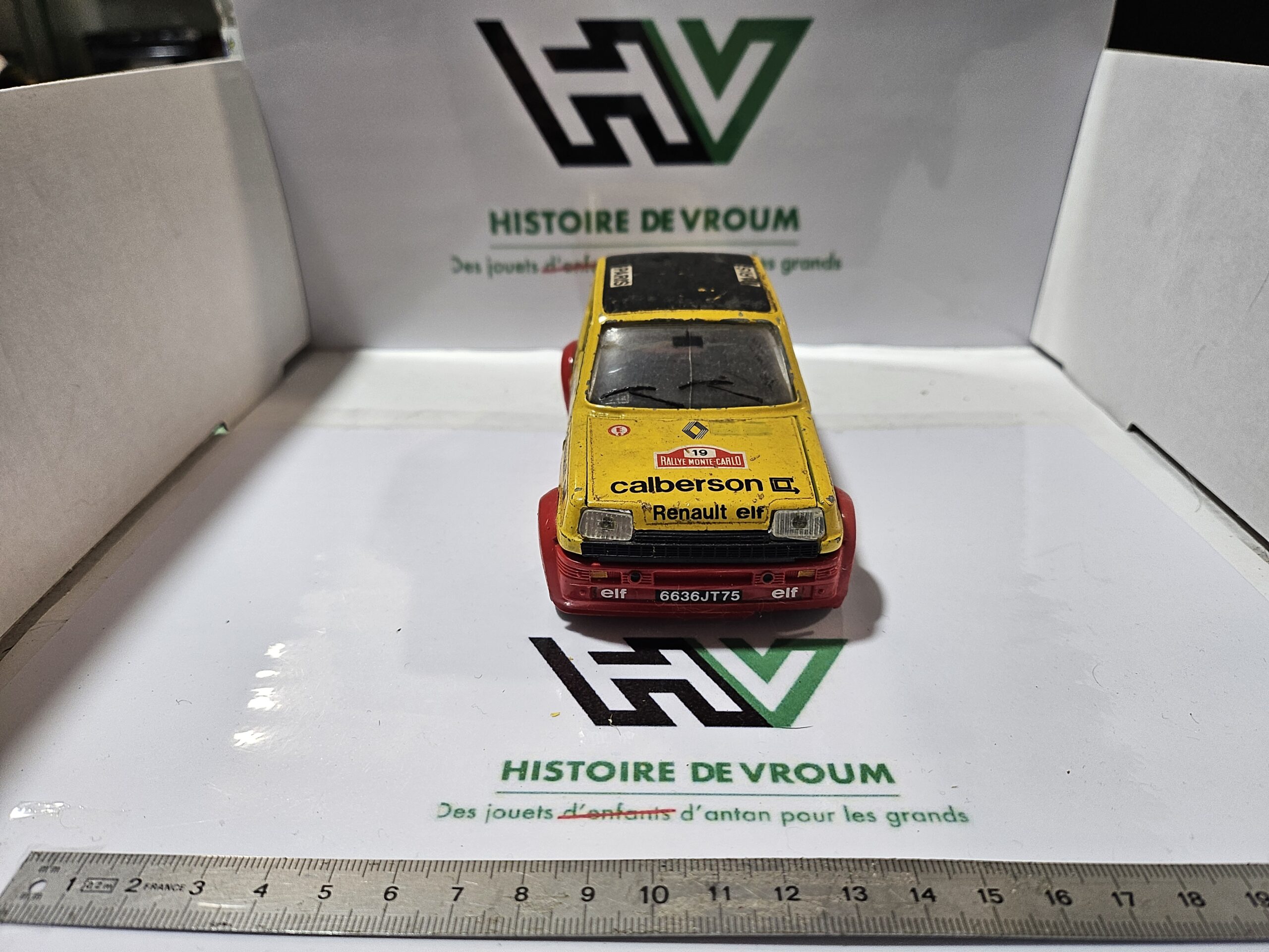 Renault 5 R5 Alpine Calberson 1/24 Bburago - Complète au niveau du train roulant - A restaurer – Image 6