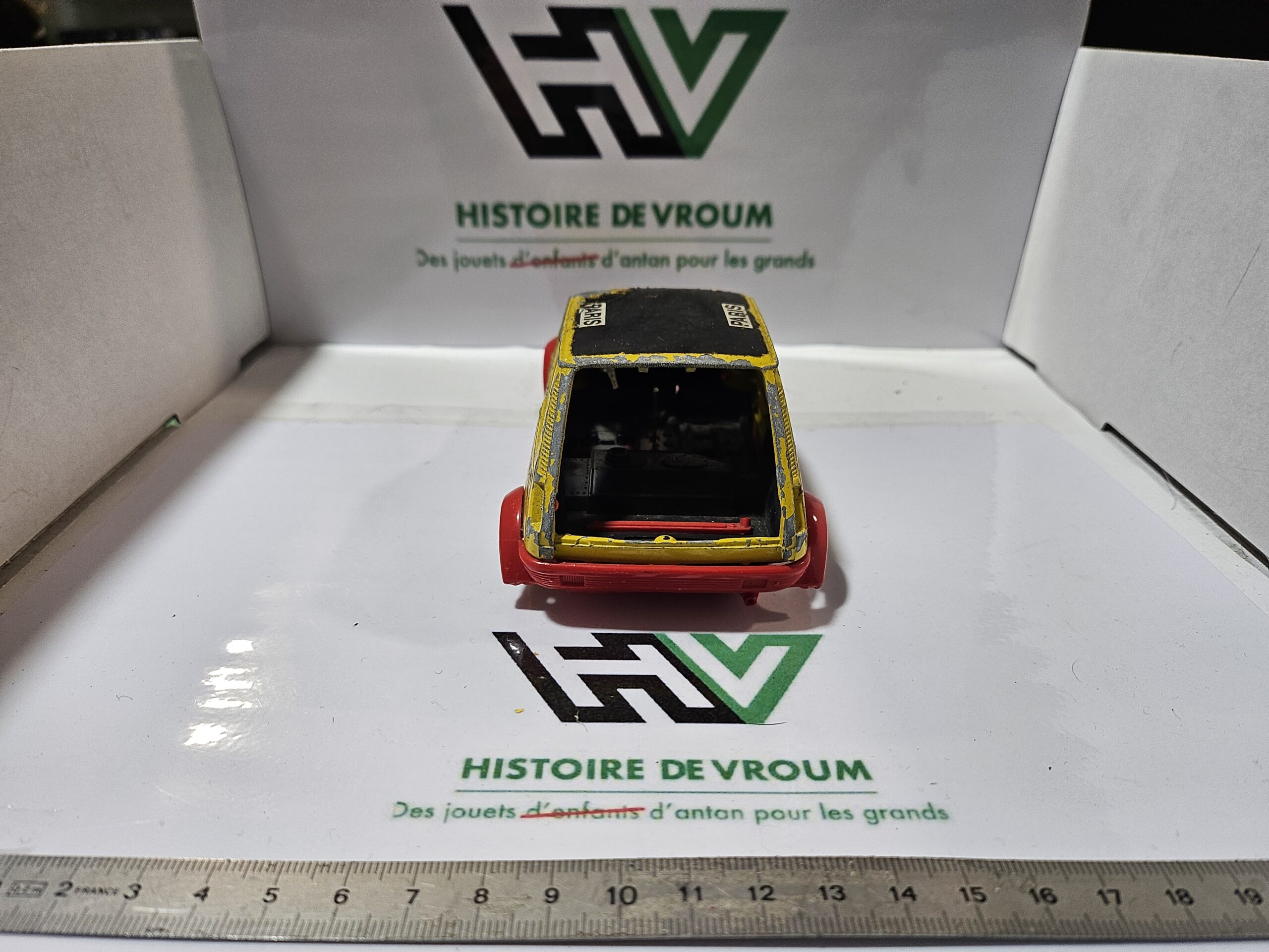 Épave Renault 5 R5 Alpine Calberson 1/24 Bburago - Pour Pièces / Restauration – Image 7