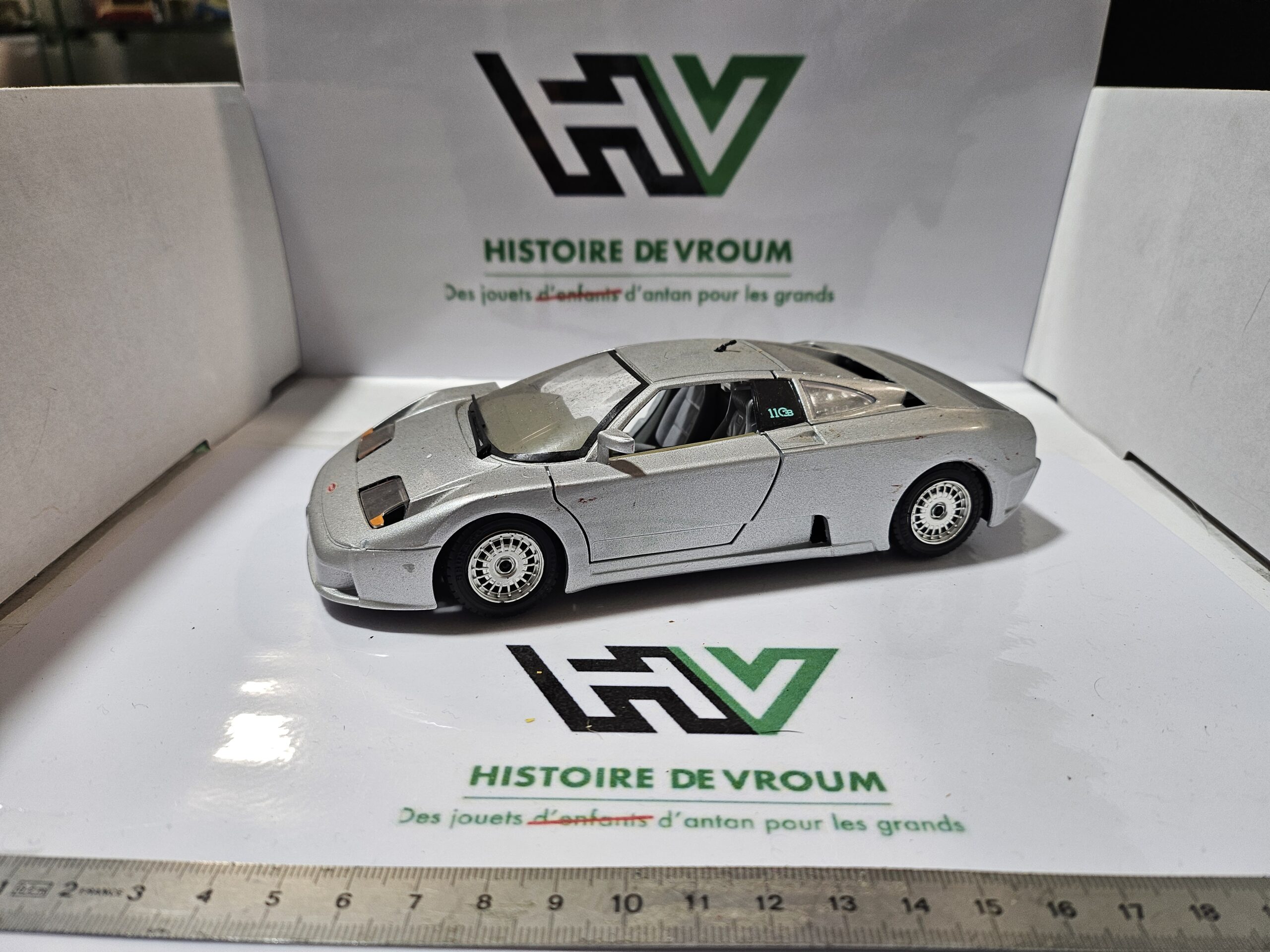 Bugatti EB 110 Bburago 1/24 - Made in Italy - À restaurer