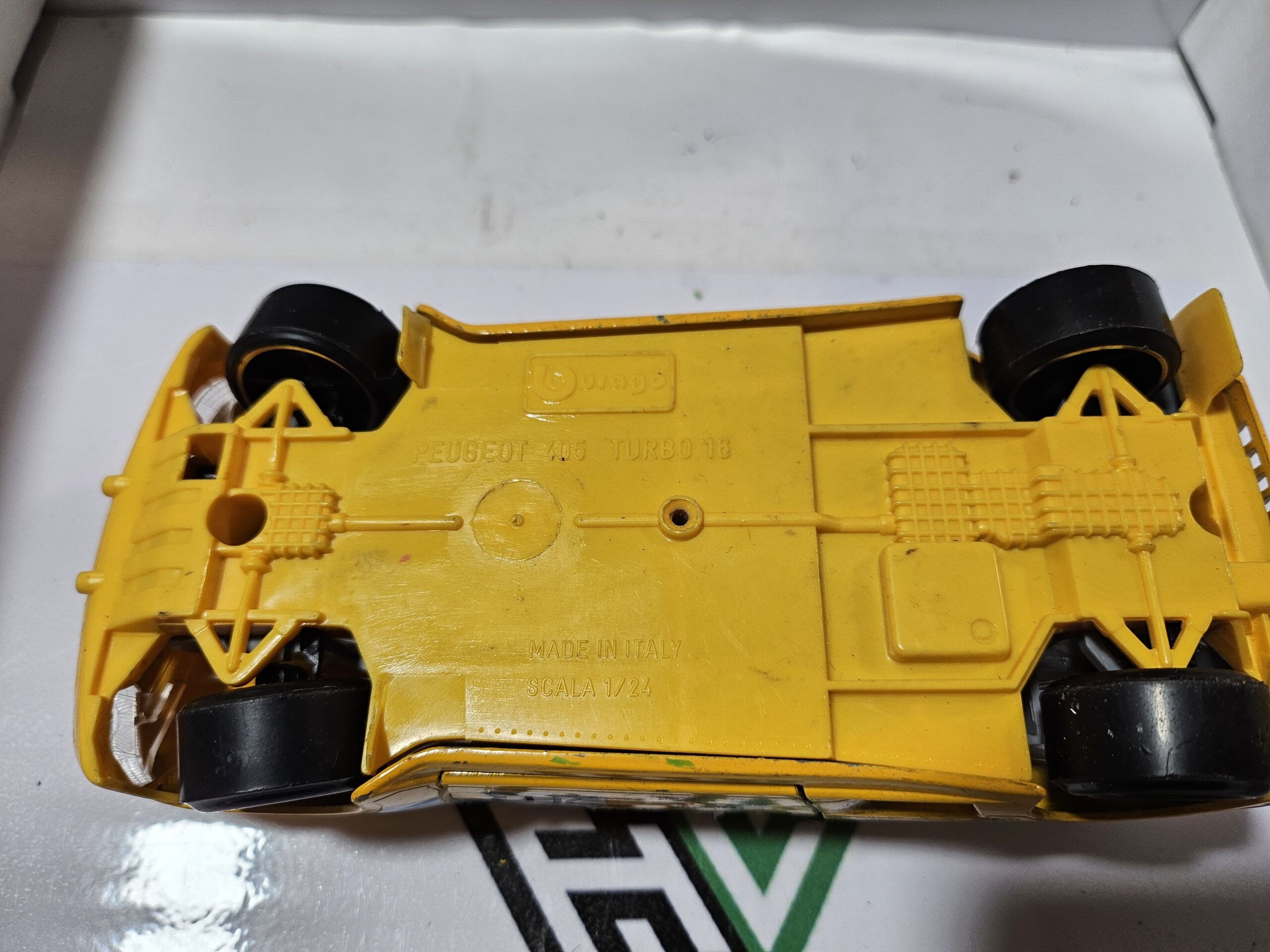 Peugeot 405 Turbo 16 Paris-Dakar 1/24 - Bburago - A Restaurer – Image 6