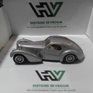 Bugatti Atlantic Bburago 1/24 - Made in Italy - 1936 Grise - Manque 1 roue - a restaurer