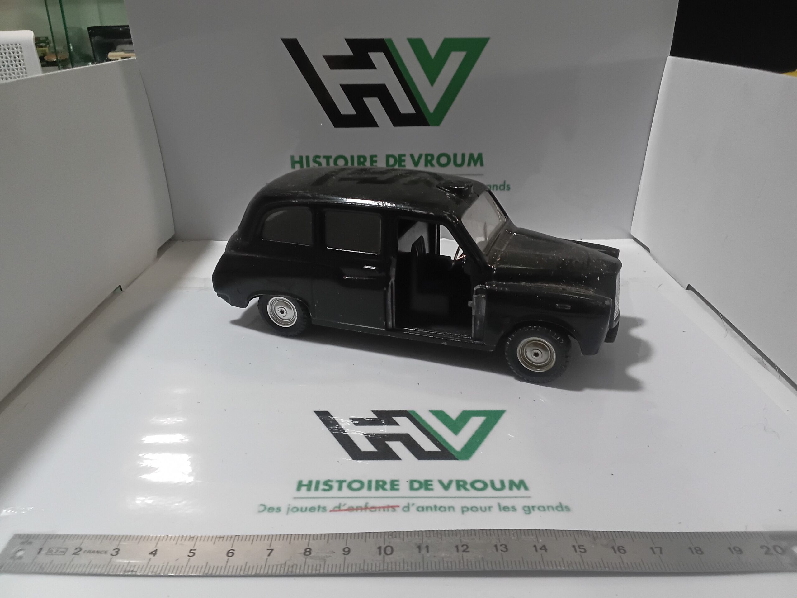 Austin London Taxi Polistil S711 1/25 - Vintage Italie - Epave Noire - A Restaurer – Image 4